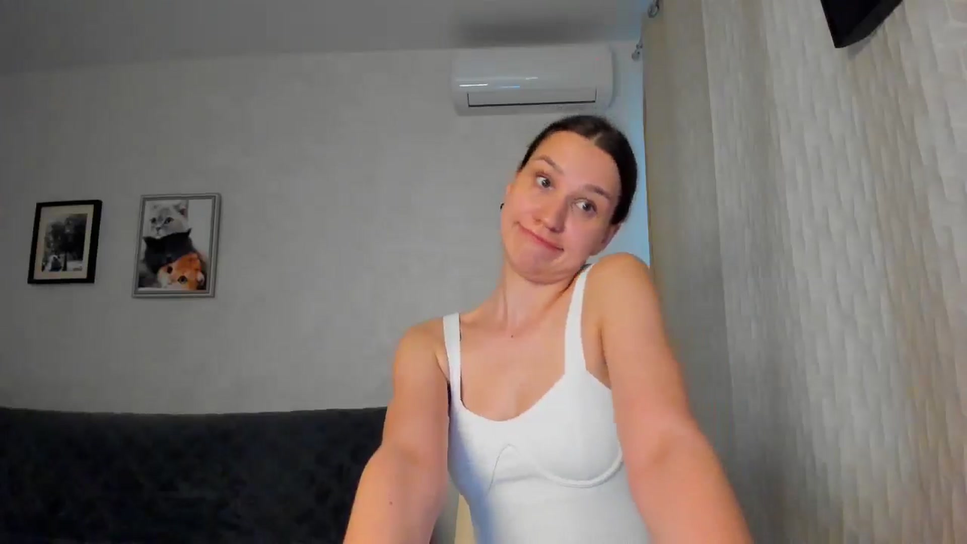Gallery image thumbnail from WaveOfLove's myfreecams stream on, 03/31/2026, 15:56 image 5 of 20