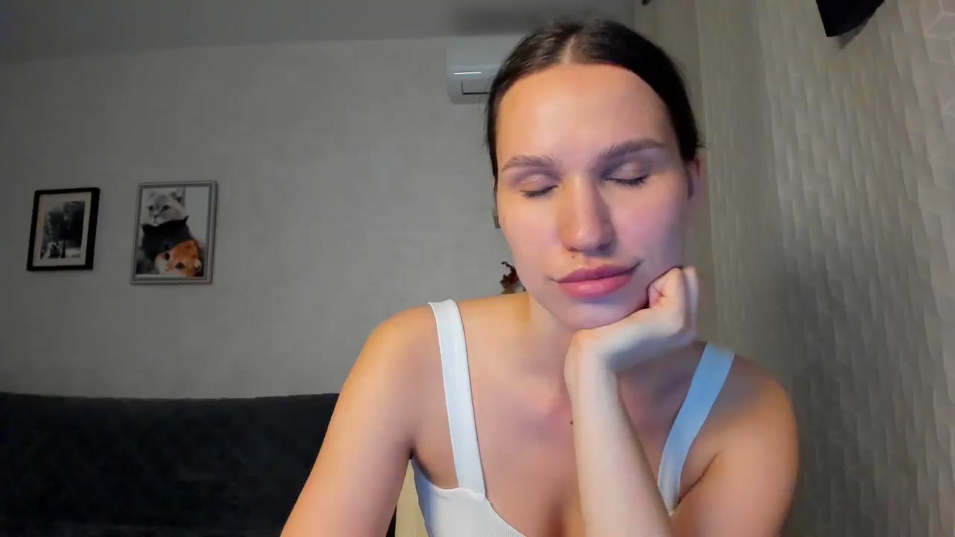 Gallery image thumbnail from WaveOfLove's myfreecams stream on, 03/31/2026, 15:56 image 15 of 20