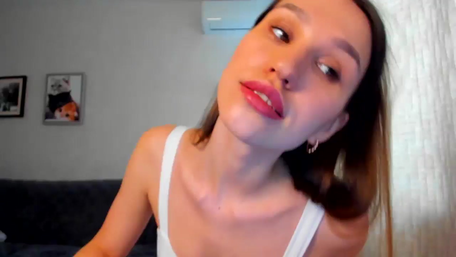 Gallery image thumbnail from WaveOfLove's myfreecams stream on, 04/03/2026, 10:41 image 18 of 20