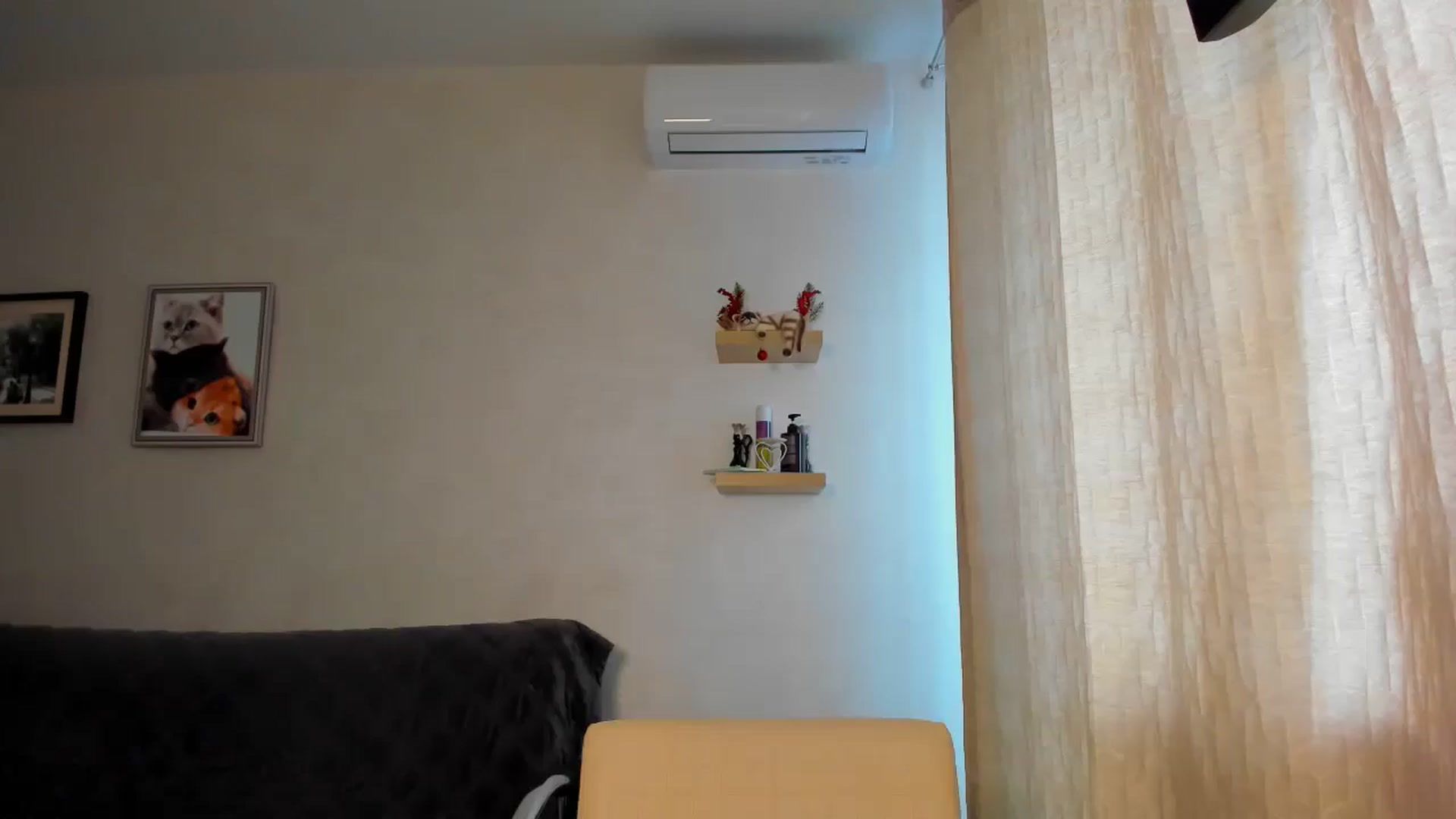 Gallery image thumbnail from WaveOfLove's myfreecams stream on, 04/10/2026, 14:03 image 3 of 20
