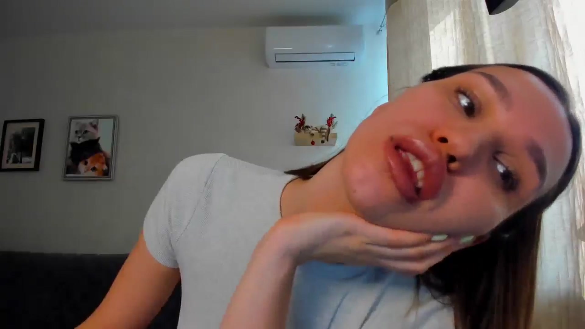 Gallery image thumbnail from WaveOfLove's myfreecams stream on, 04/10/2026, 14:03 image 11 of 20