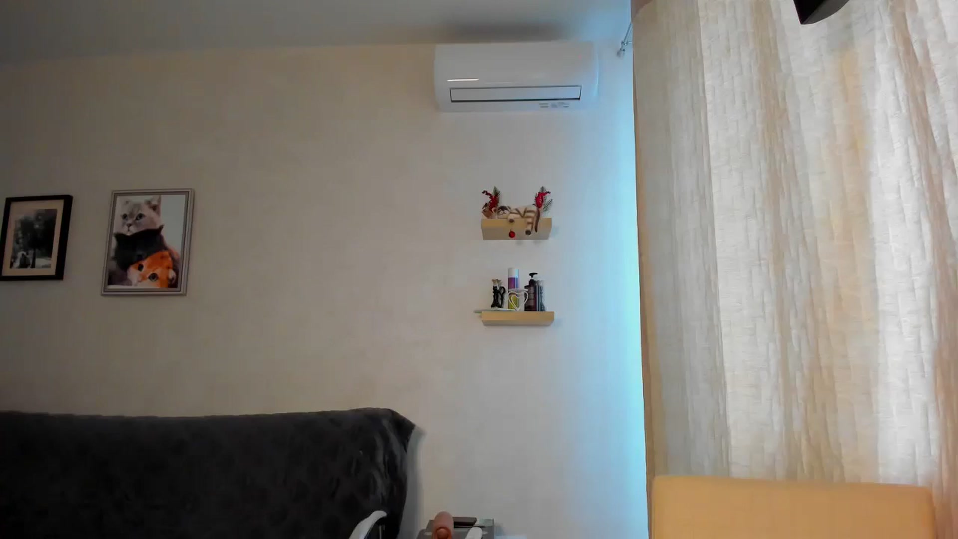 Gallery image thumbnail from WaveOfLove's myfreecams stream on, 04/10/2026, 14:03 image 16 of 20