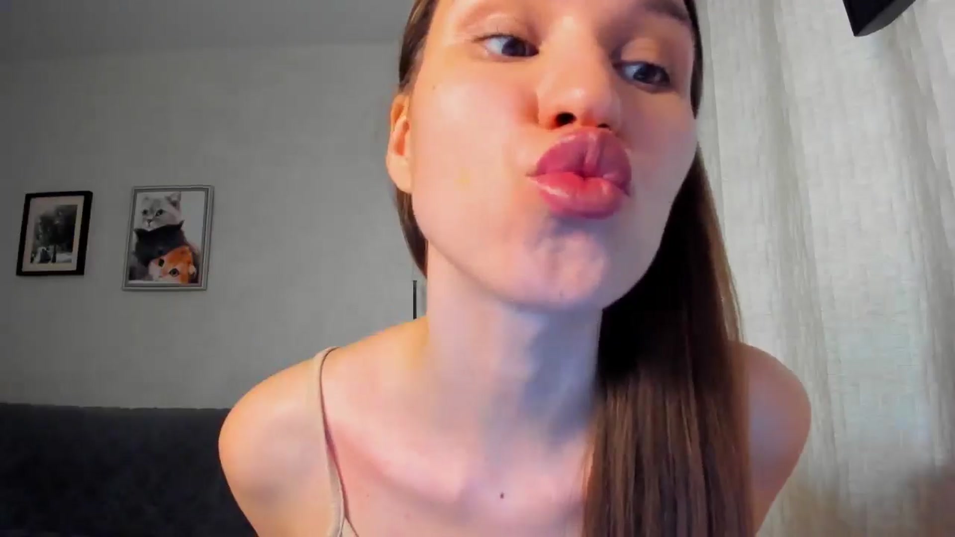 Gallery image thumbnail from WaveOfLove's myfreecams stream on, 04/22/2026, 12:32 image 11 of 20