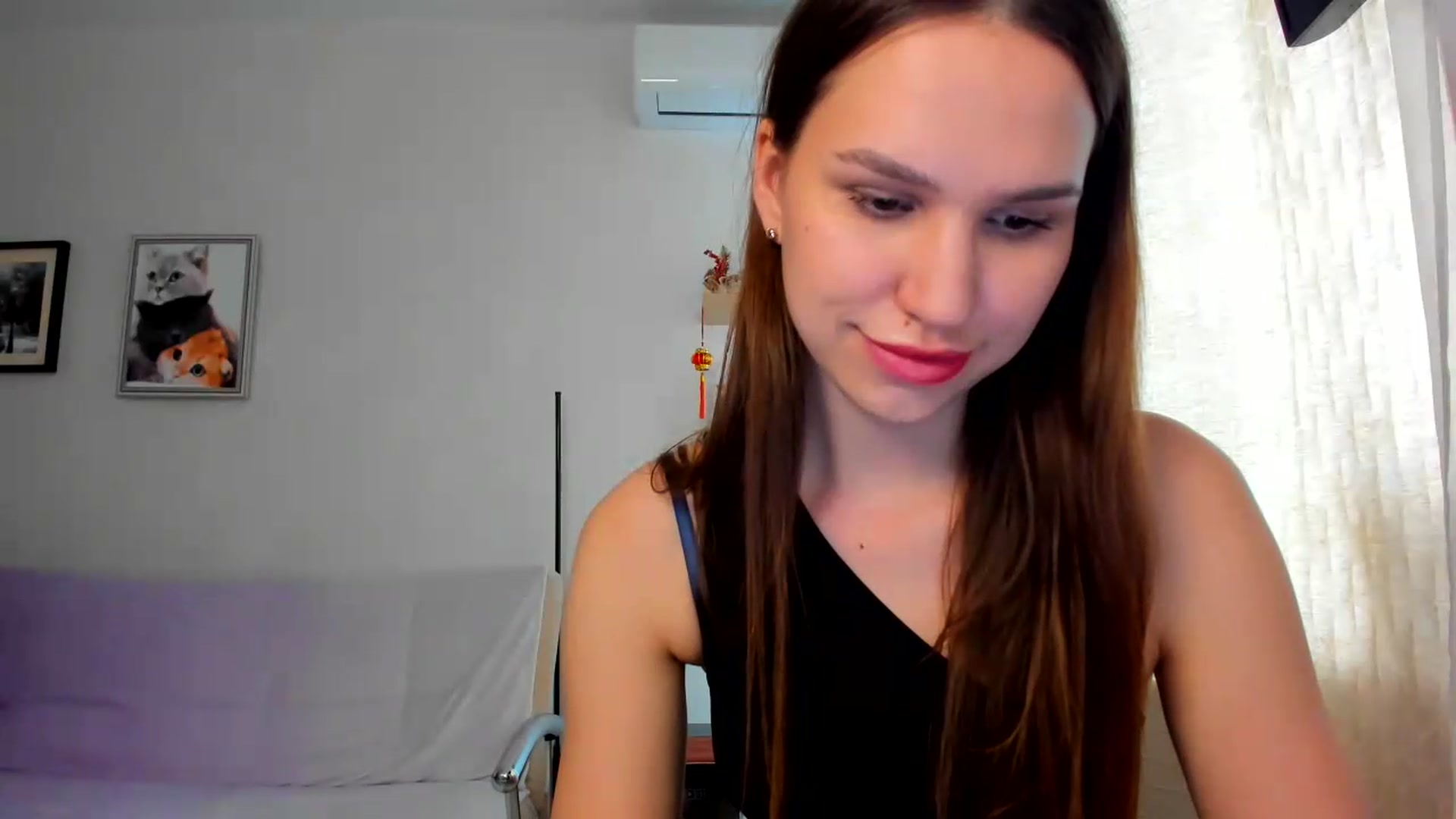 Gallery image thumbnail from WaveOfLove's myfreecams stream on, 05/28/2026, 12:55 image 17 of 20