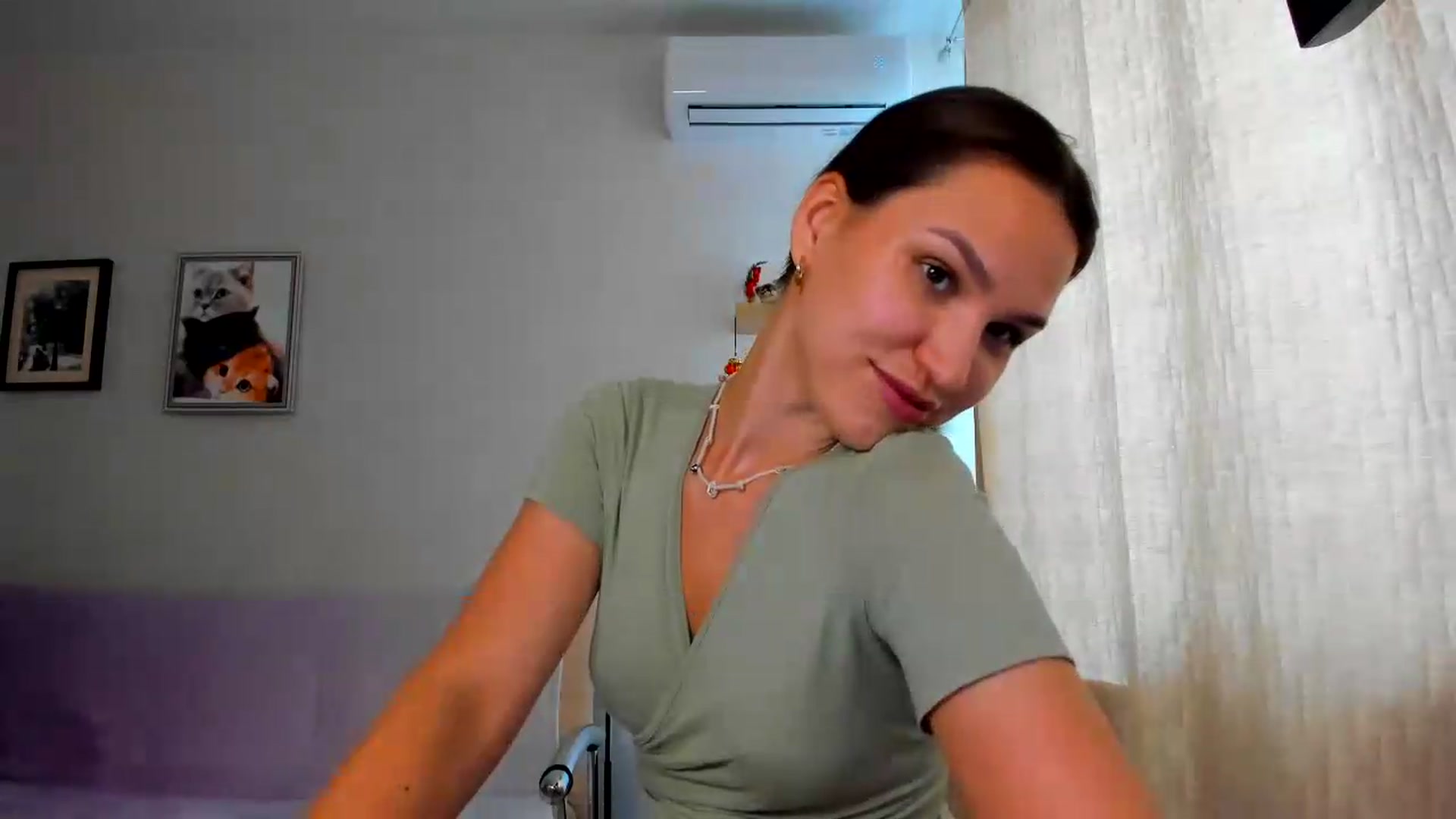Gallery image thumbnail from WaveOfLove's myfreecams stream on, 06/25/2026, 10:19 image 18 of 20
