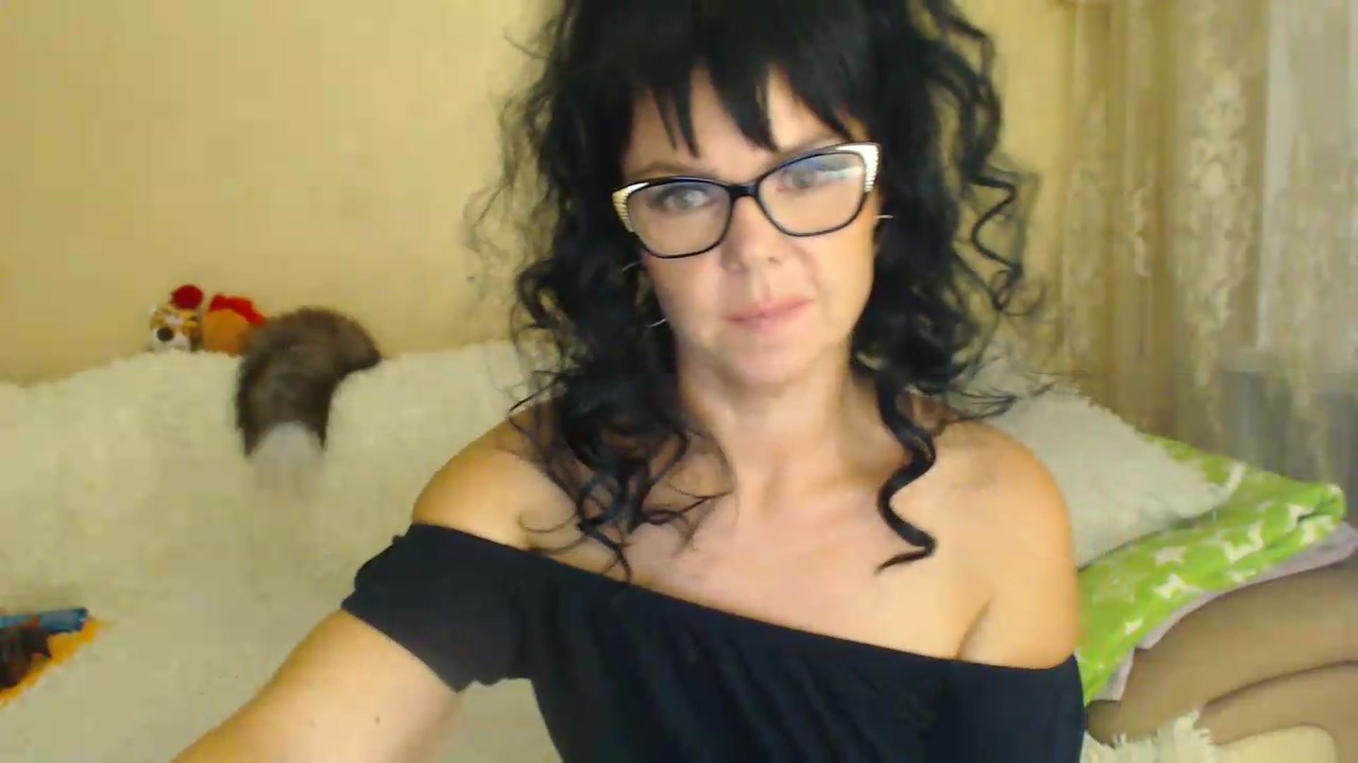 Gallery image thumbnail from WebcamSlutxx's myfreecams stream on, 08/19/2026, 11:44 image 14 of 20
