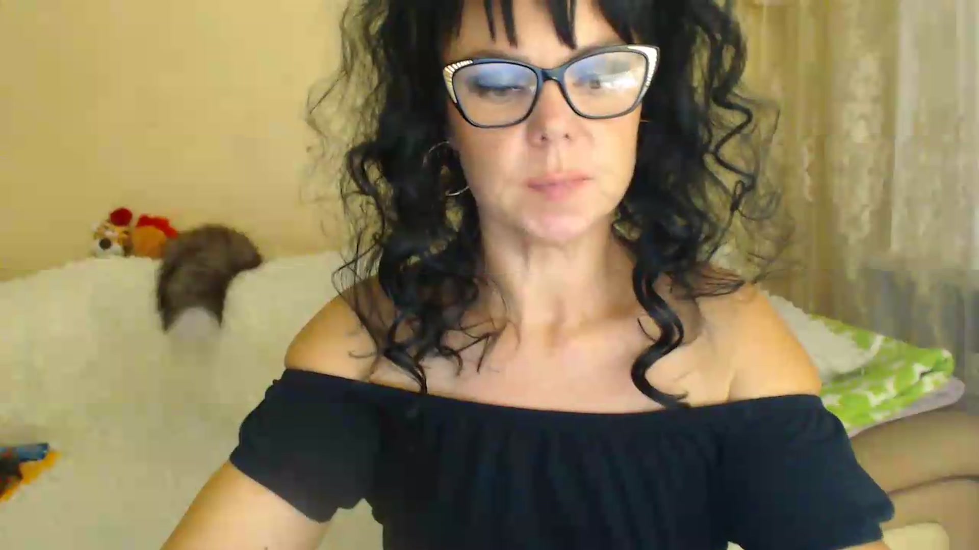Gallery image thumbnail from WebcamSlutxx's myfreecams stream on, 08/19/2026, 12:06 image 17 of 20