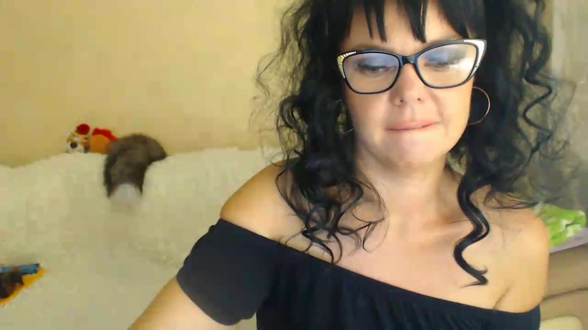 Gallery image thumbnail from WebcamSlutxx's myfreecams stream on, 08/19/2026, 12:06 image 12 of 20