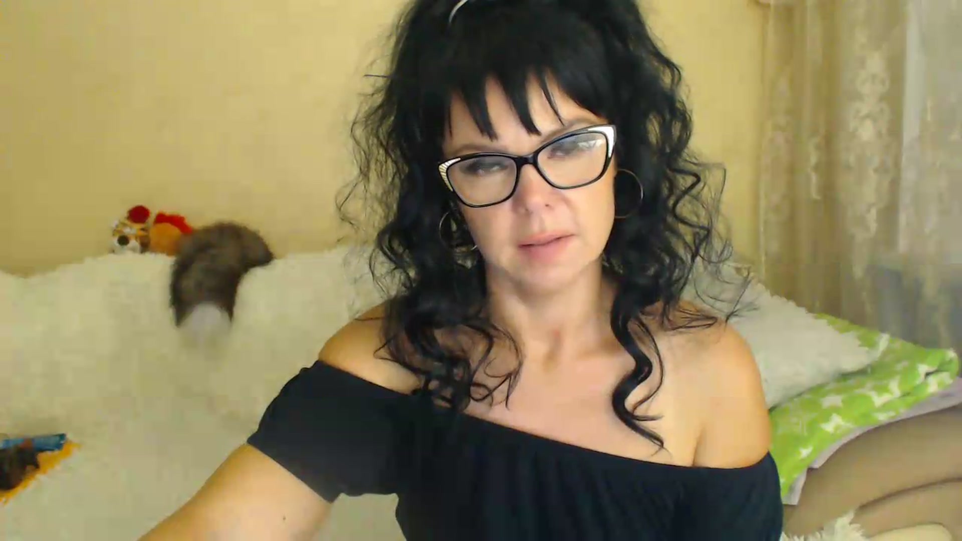 Gallery image thumbnail from WebcamSlutxx's myfreecams stream on, 08/19/2026, 14:01 image 3 of 20