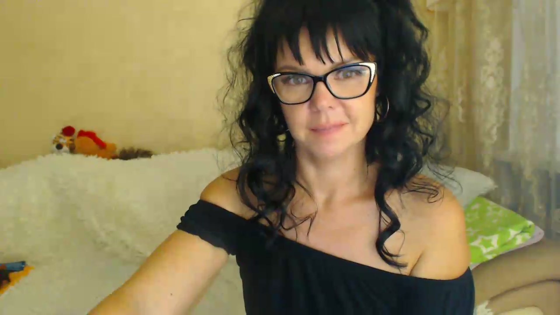 Gallery image thumbnail from WebcamSlutxx's myfreecams stream on, 08/19/2026, 16:31 image 18 of 20