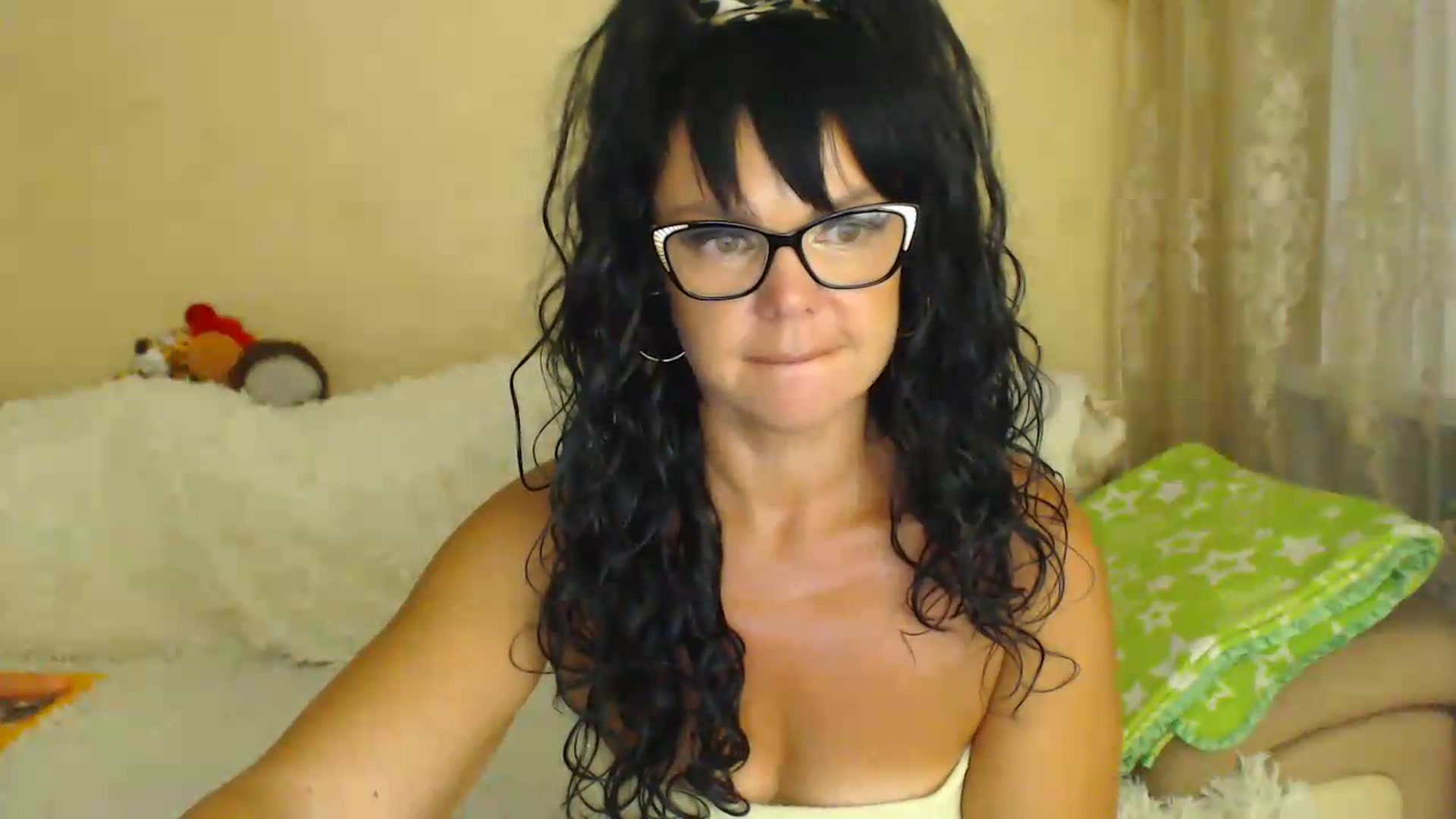 Gallery image thumbnail from WebcamSlutxx's myfreecams stream on, 09/06/2026, 15:04 image 9 of 20