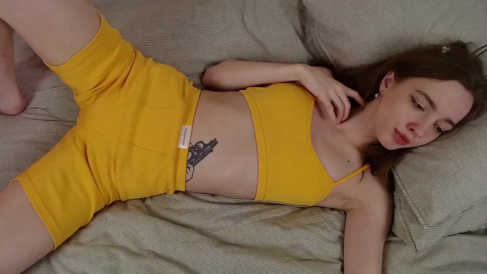 Gallery image thumbnail from Weeissy's myfreecams stream on, 11/19/2022, 20:37 image 10 of 20