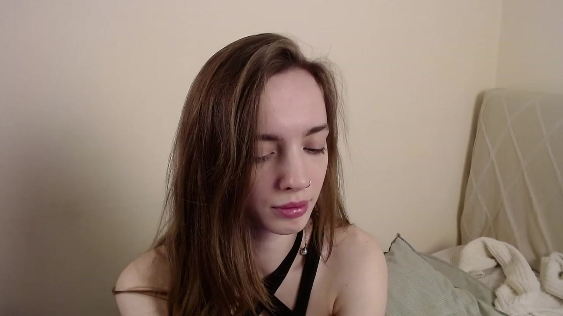 Gallery image thumbnail from Weeissy's myfreecams stream on, 11/21/2022, 23:05 image 9 of 20