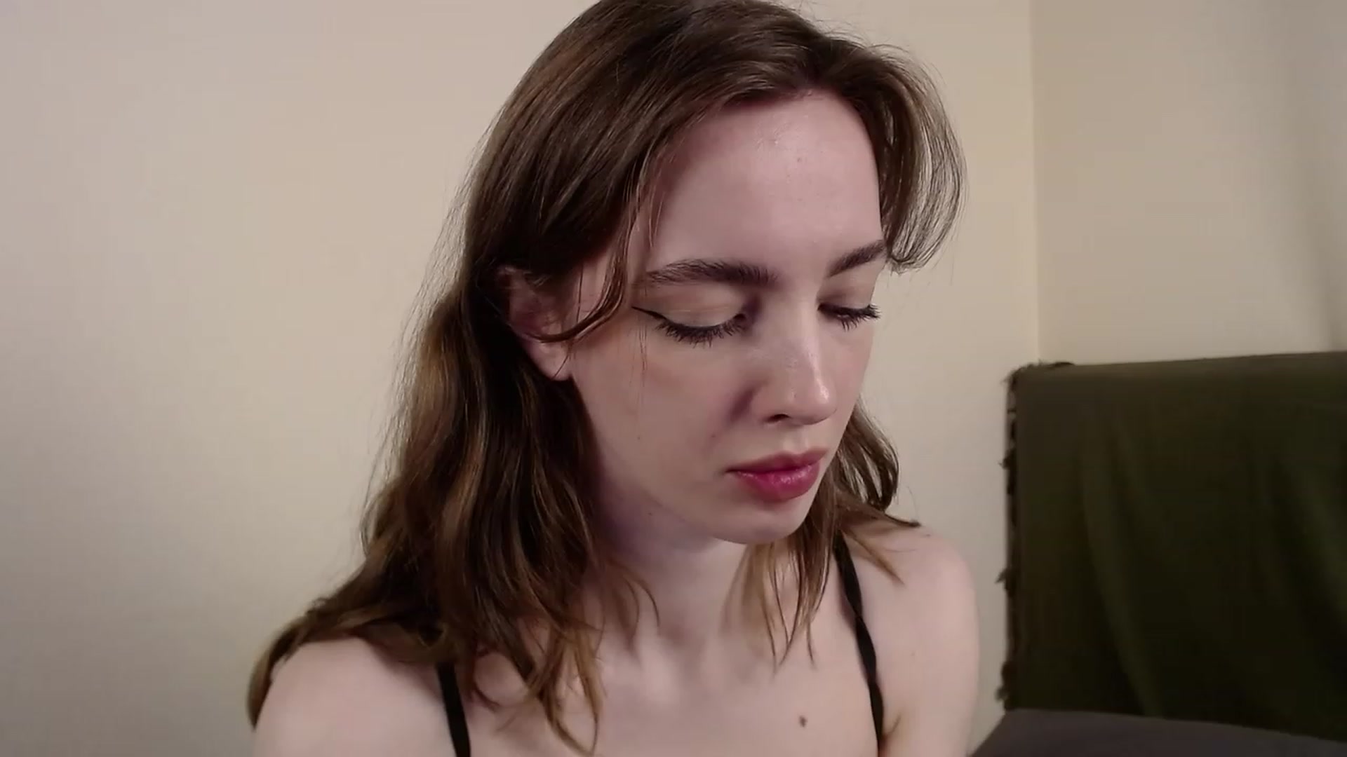 Gallery image thumbnail from Weeissy's myfreecams stream on, 04/16/2023, 21:20 image 5 of 20