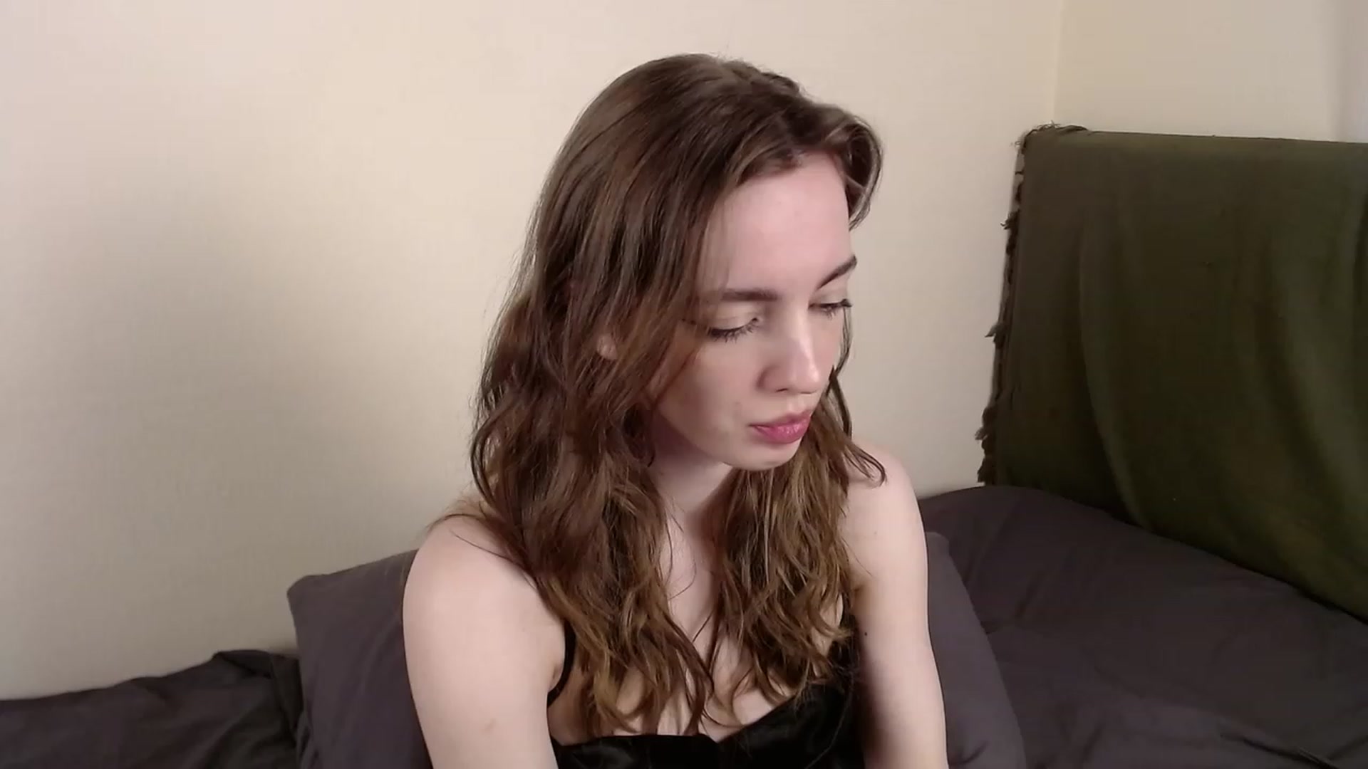 Gallery image thumbnail from Weeissy's myfreecams stream on, 04/16/2023, 22:25 image 2 of 20