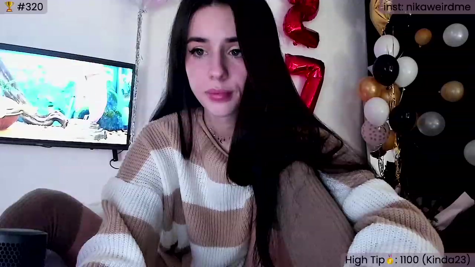 Gallery image thumbnail from WeirdMe's myfreecams stream on, 12/03/2023, 15:32 image 19 of 20