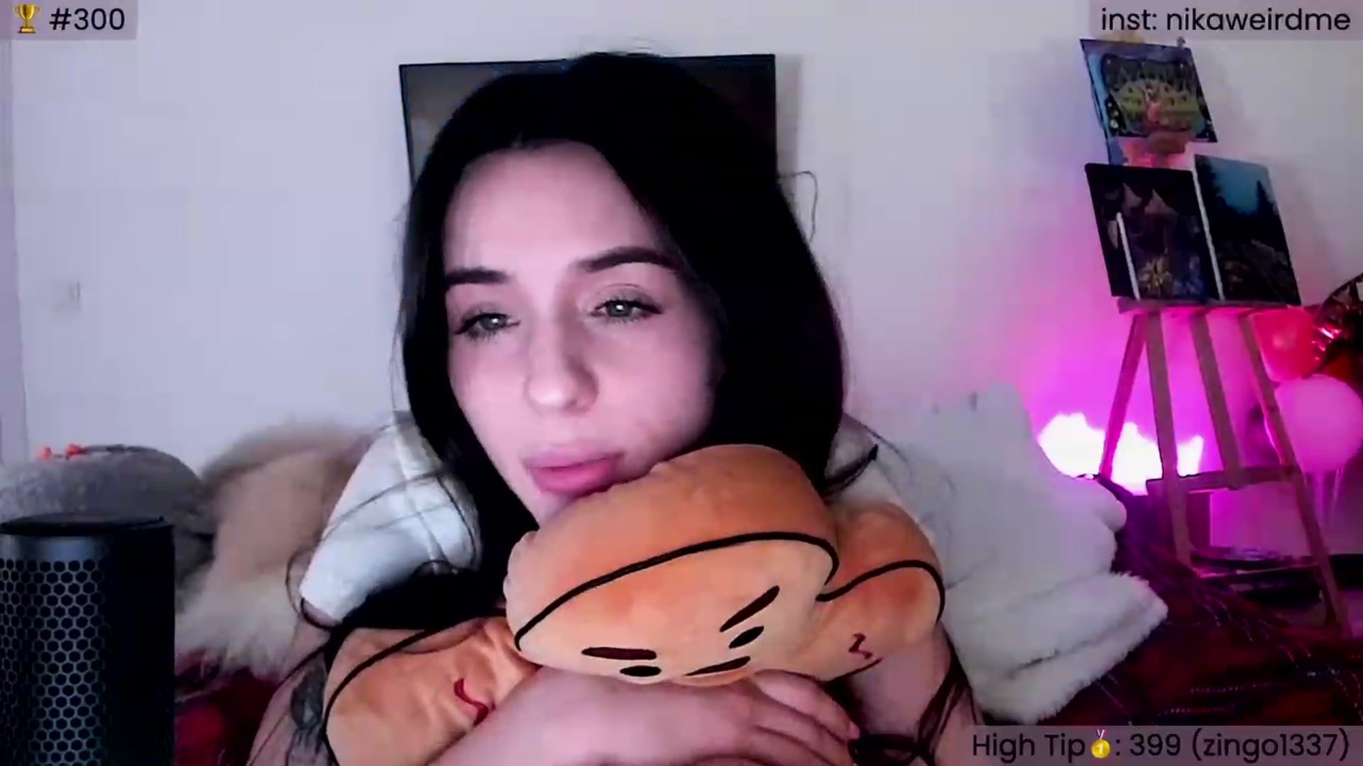 Gallery image thumbnail from WeirdMe's myfreecams stream on, 12/08/2023, 17:29 image 3 of 20
