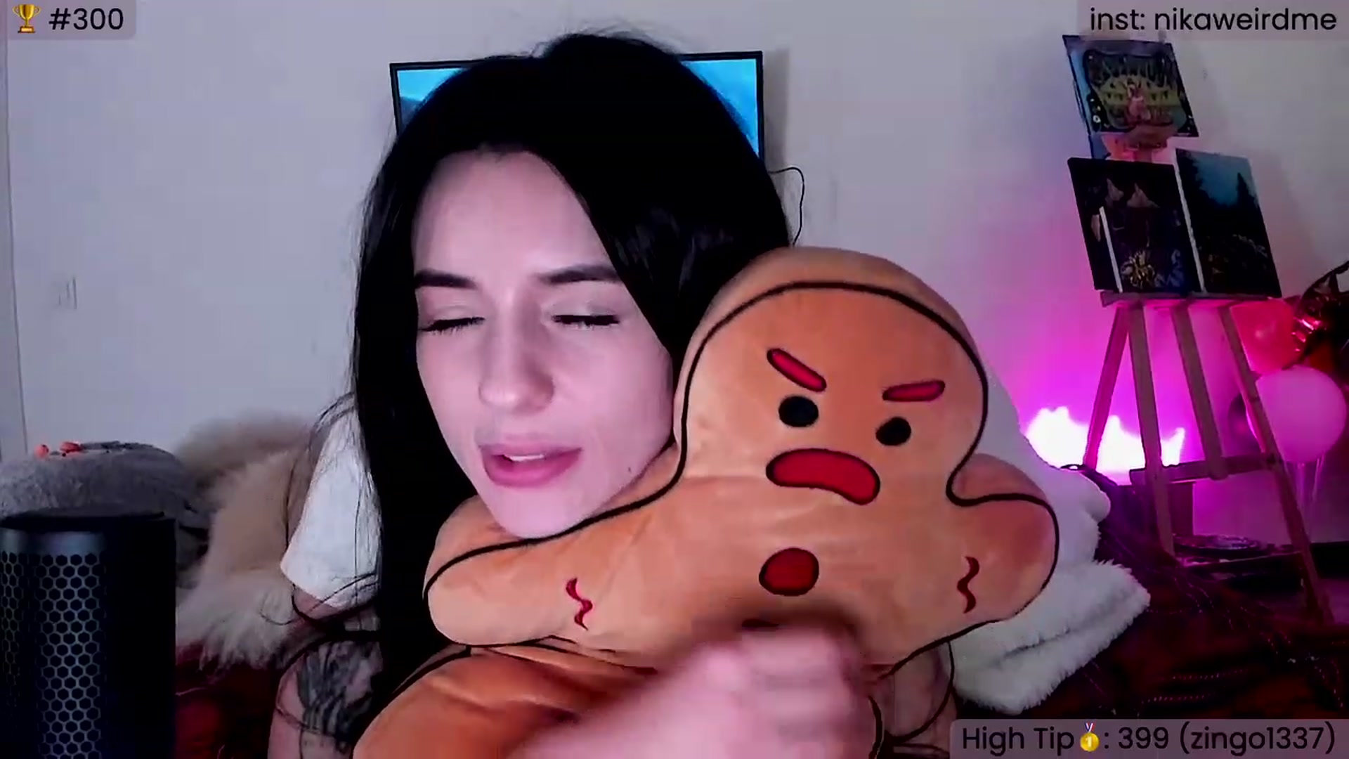 Gallery image thumbnail from WeirdMe's myfreecams stream on, 12/08/2023, 17:29 image 2 of 20