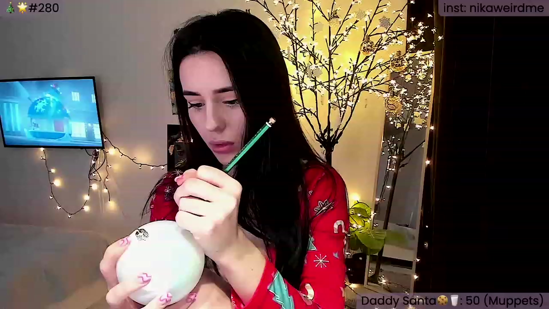 Gallery image thumbnail from WeirdMe's myfreecams stream on, 12/14/2023, 16:40 image 13 of 20
