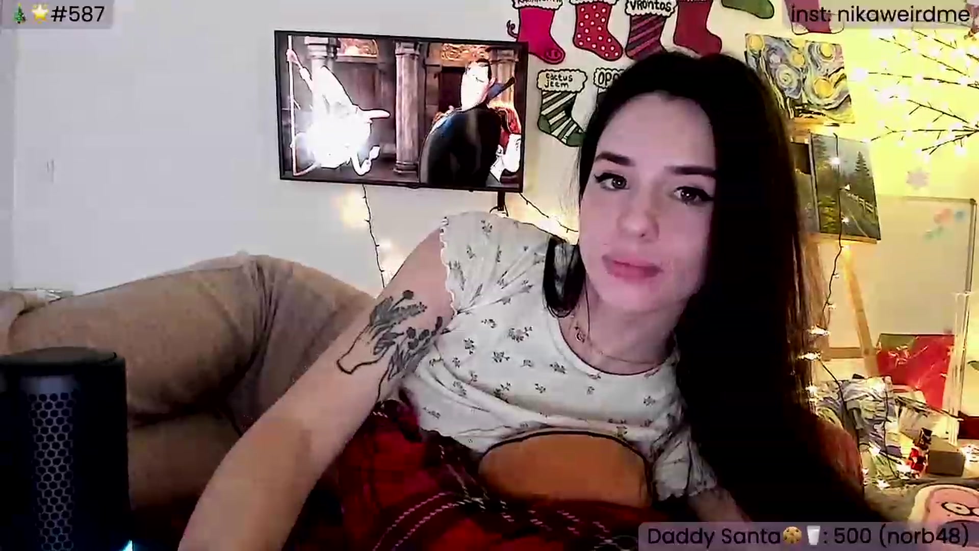 Gallery image thumbnail from WeirdMe's myfreecams stream on, 01/10/2024, 19:38 image 7 of 20