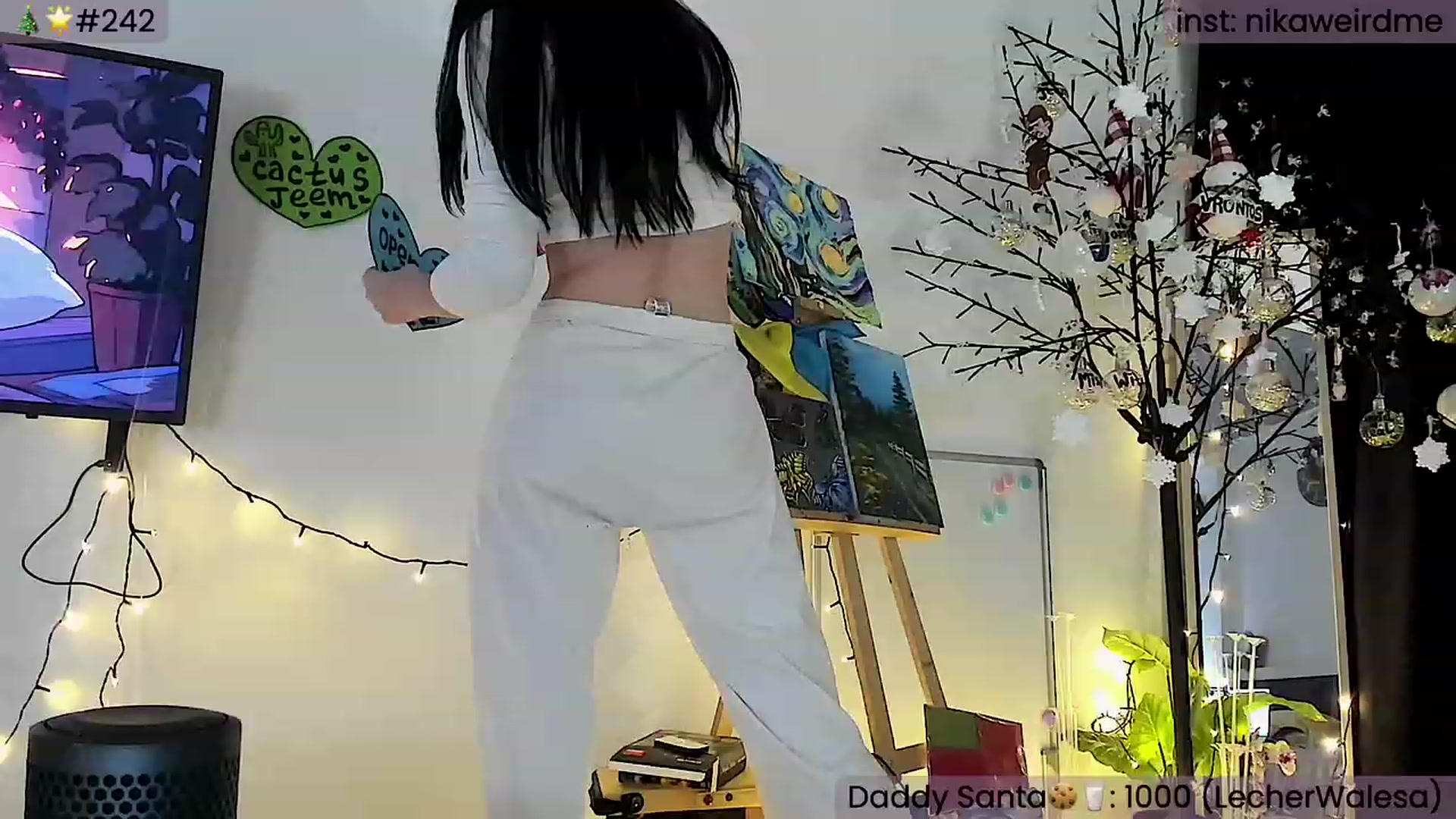 Gallery image thumbnail from WeirdMe's myfreecams stream on, 01/27/2024, 16:58 image 3 of 20