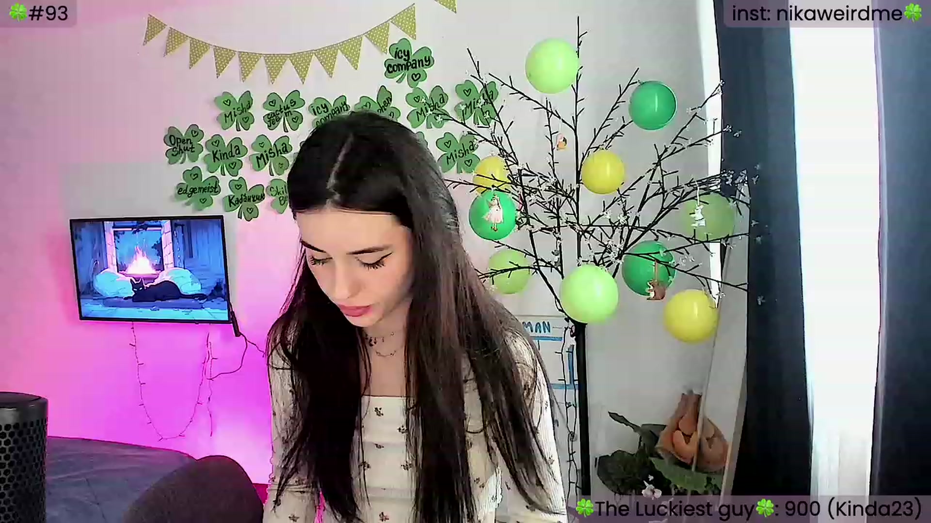 Gallery image thumbnail from WeirdMe's myfreecams stream on, 03/16/2024, 08:40 image 17 of 20