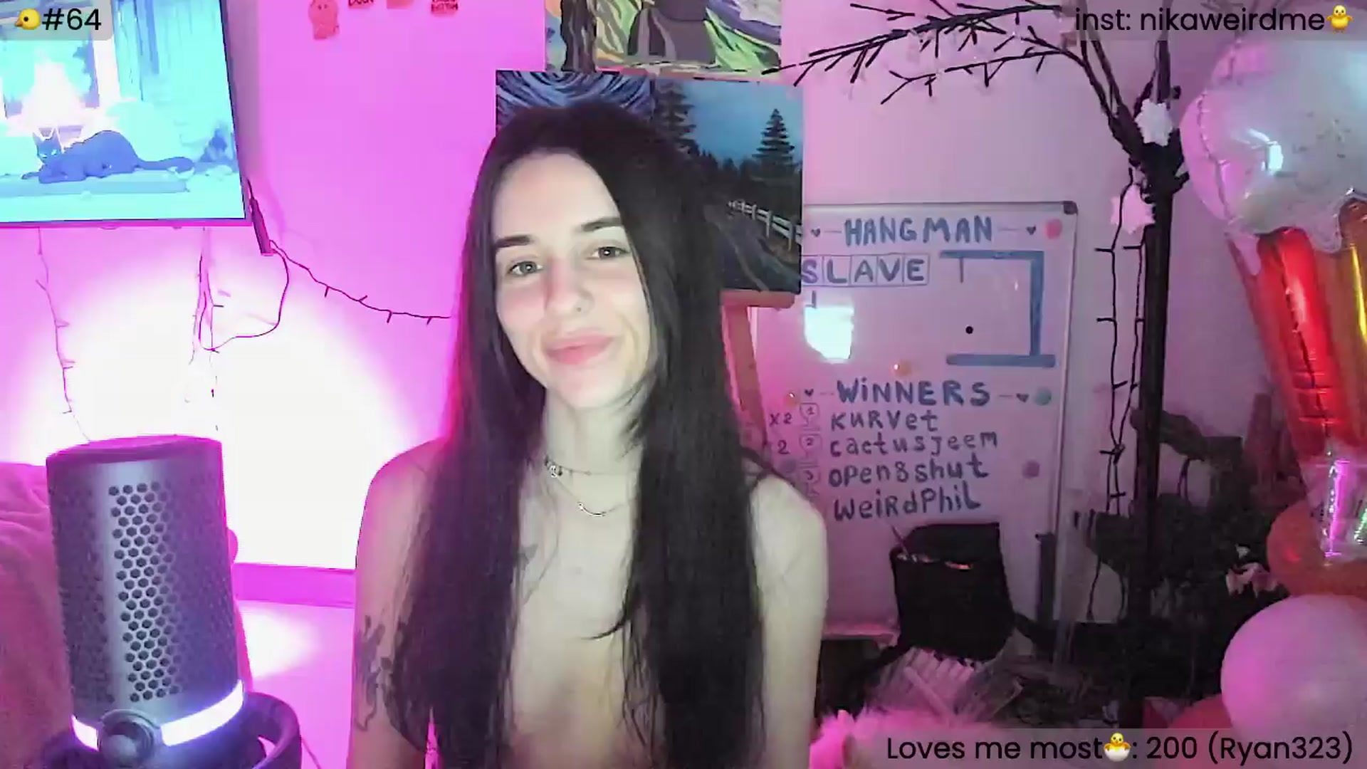 Gallery image thumbnail from WeirdMe's myfreecams stream on, 03/31/2024, 17:39 image 4 of 20