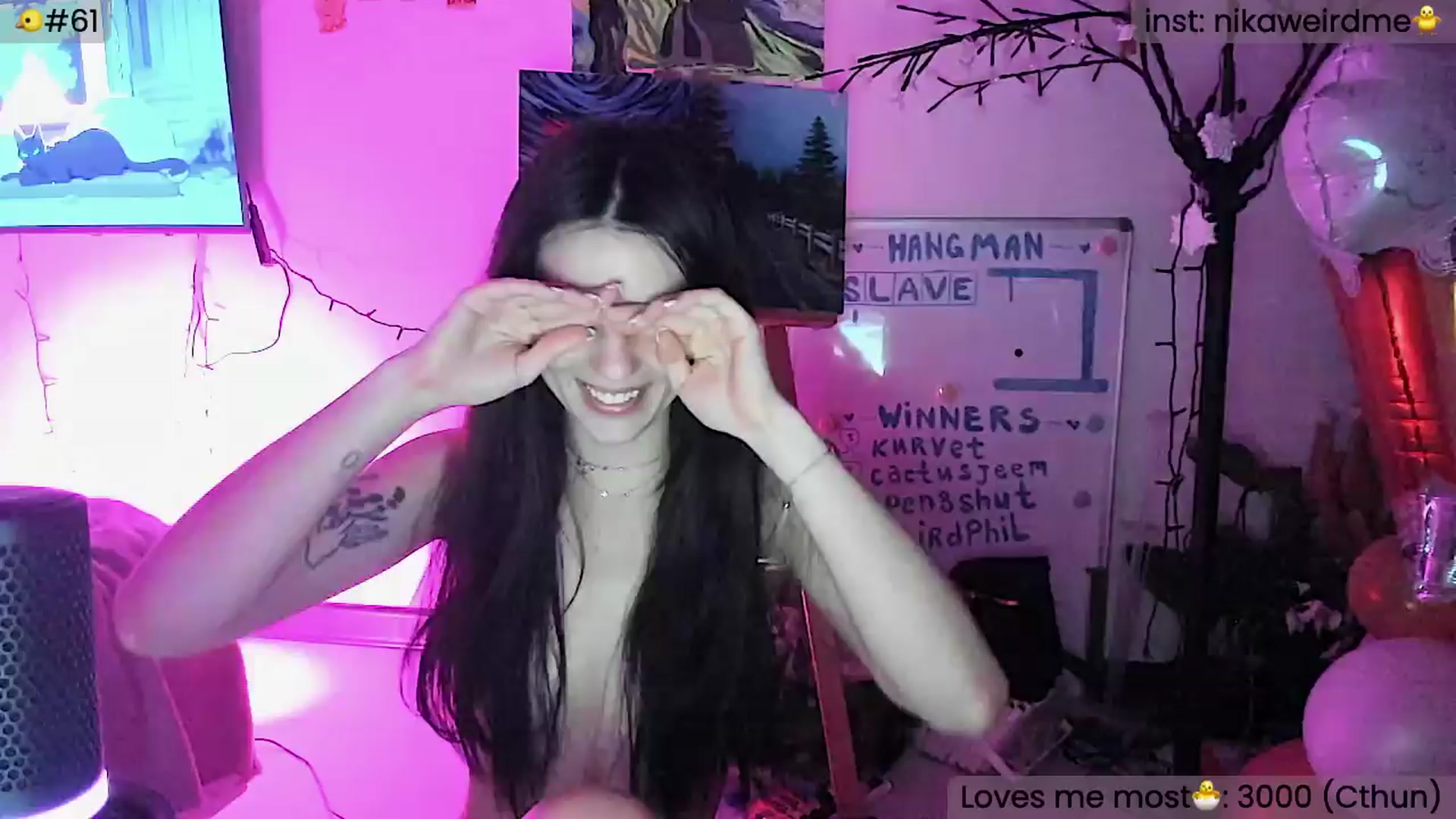 Gallery image thumbnail from WeirdMe's myfreecams stream on, 03/31/2024, 17:39 image 13 of 20