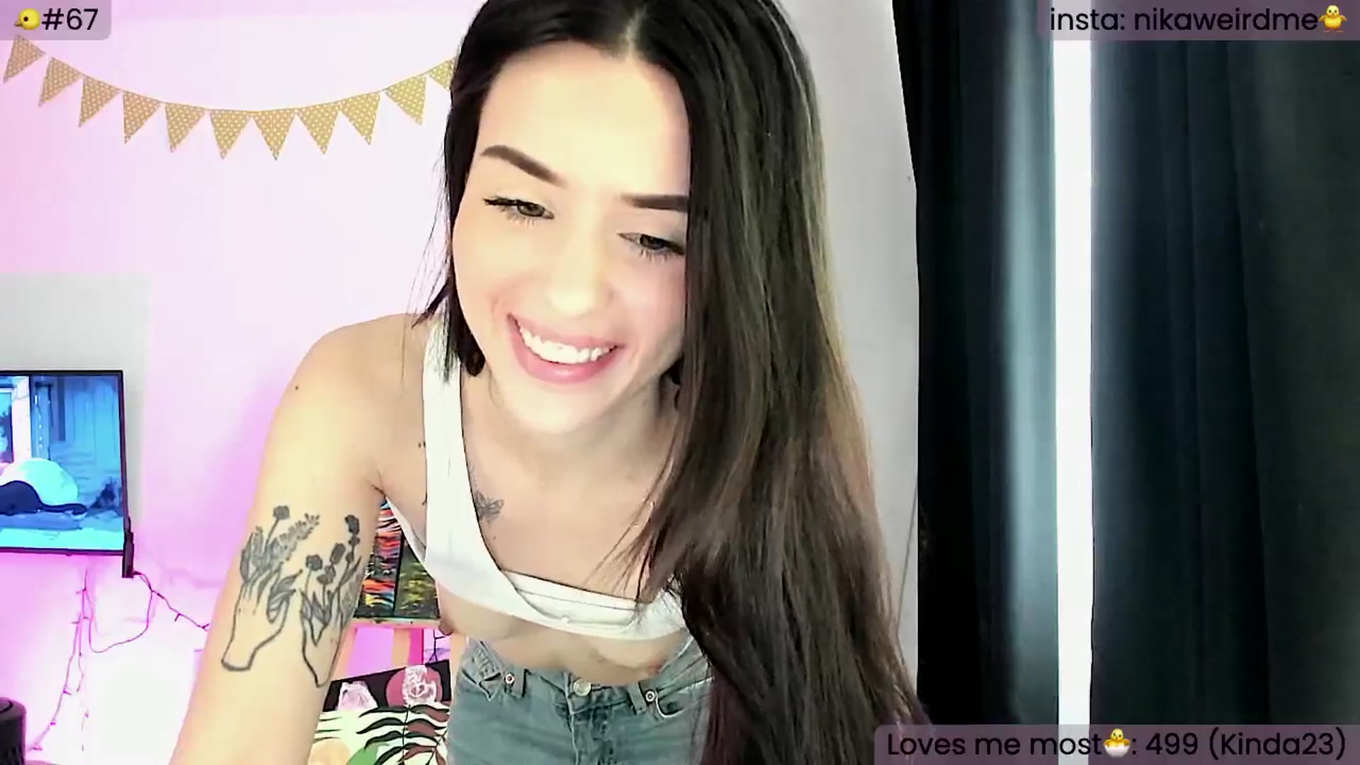 Gallery image thumbnail from WeirdMe's myfreecams stream on, 05/17/2024, 13:09 image 13 of 20