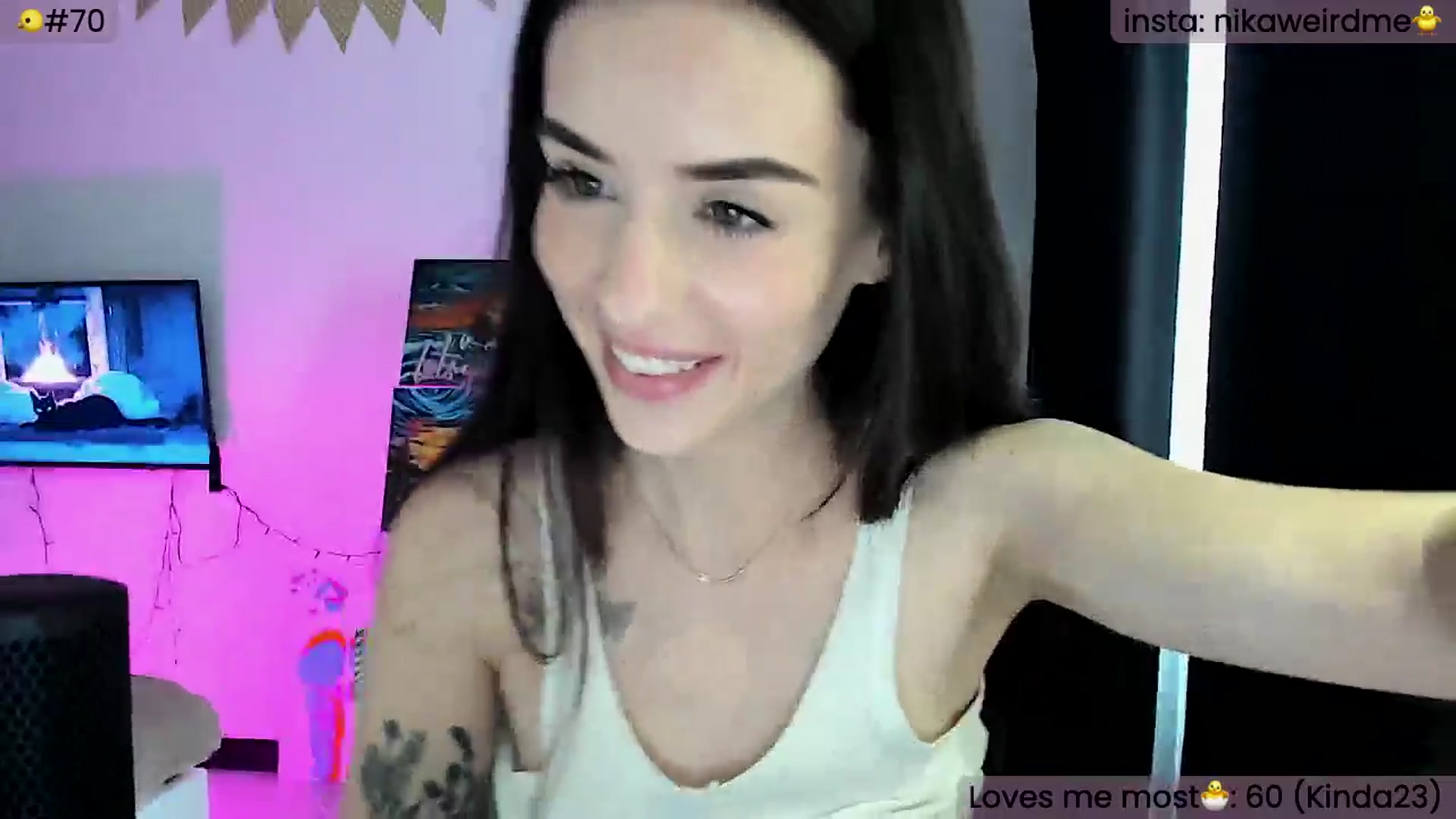 Gallery image thumbnail from WeirdMe's myfreecams stream on, 05/17/2024, 13:09 image 2 of 20