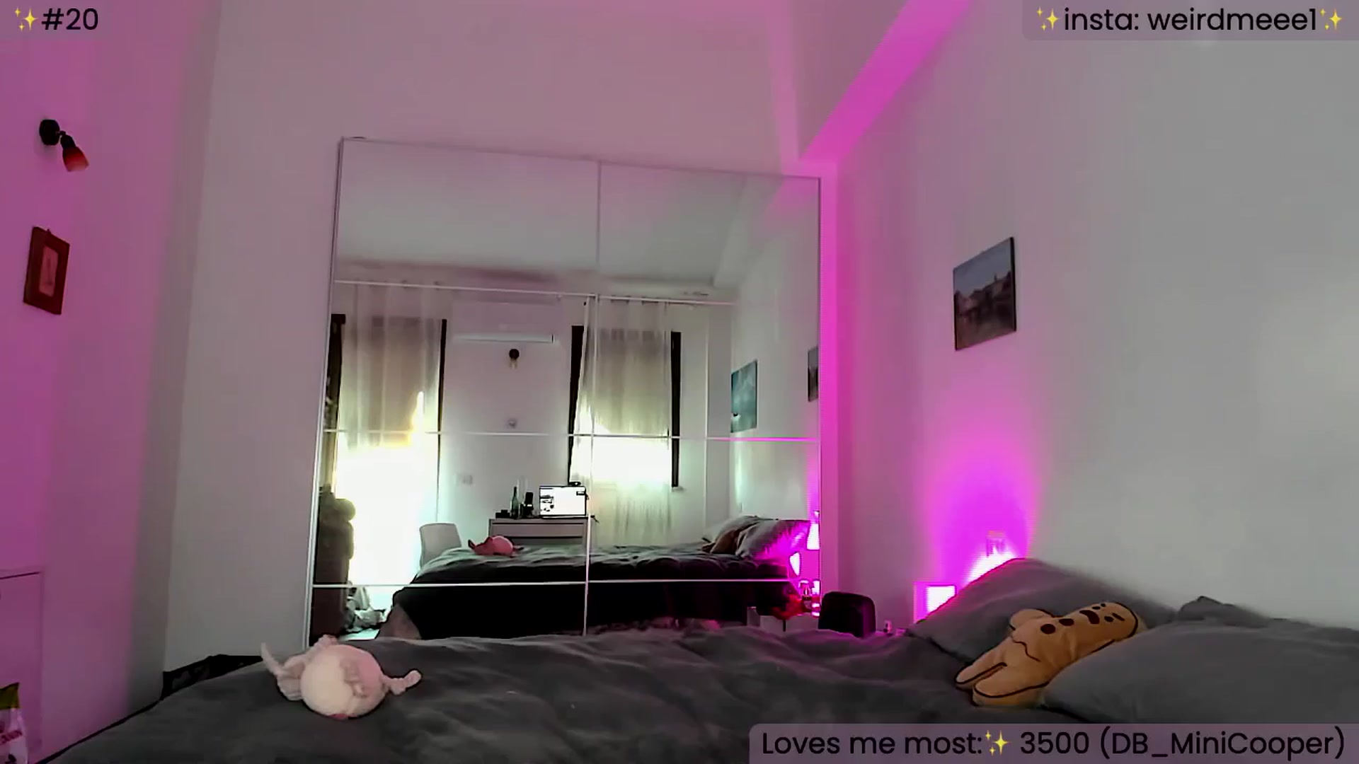 Gallery image thumbnail from WeirdMe's myfreecams stream on, 01/24/2025, 14:16 image 15 of 20
