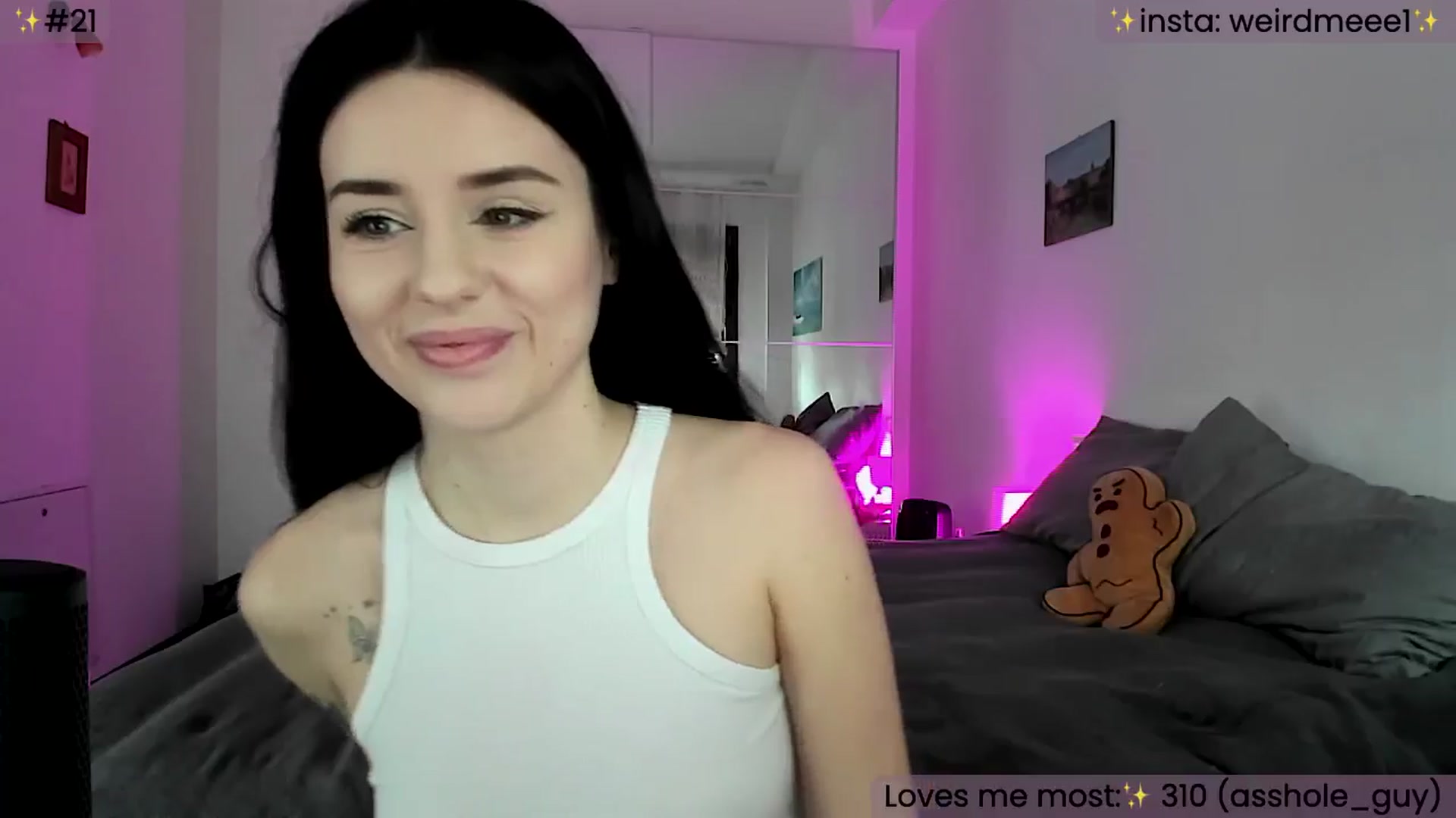 Gallery image thumbnail from WeirdMe's myfreecams stream on, 01/26/2025, 09:36 image 14 of 20
