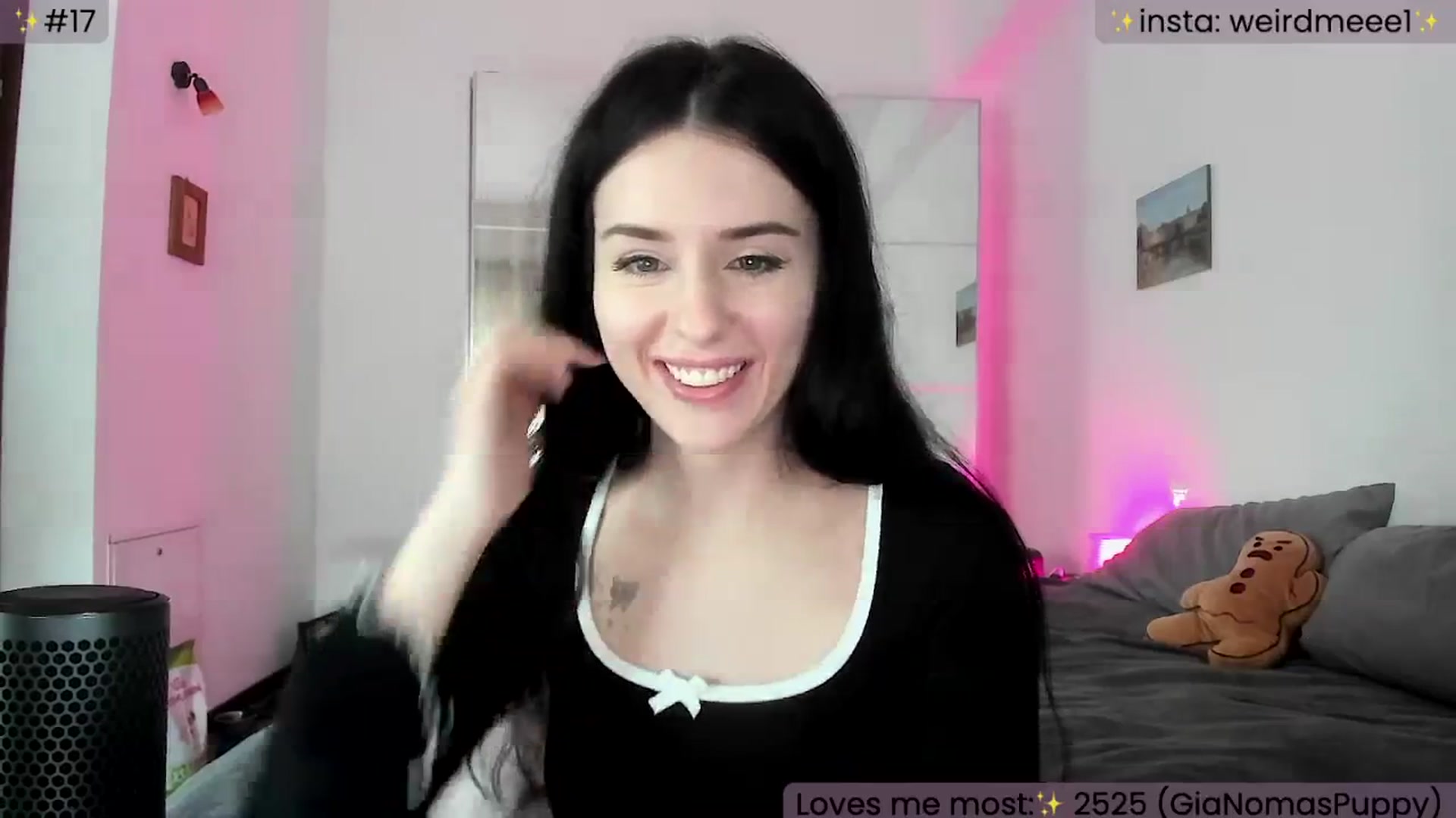 Gallery image thumbnail from WeirdMe's myfreecams stream on, 01/28/2025, 14:45 image 12 of 20