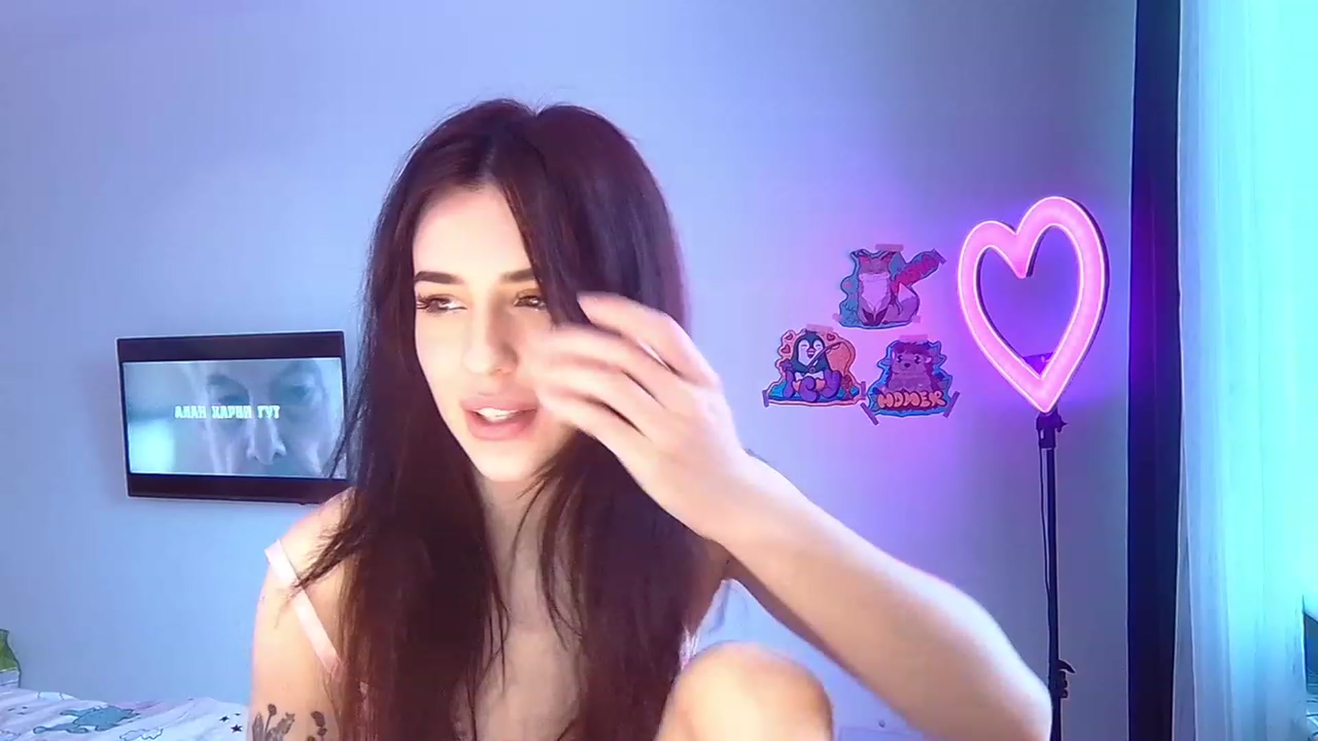 Gallery image thumbnail from WeirdMe_'s myfreecams stream on, 11/23/2022, 12:31 image 8 of 20