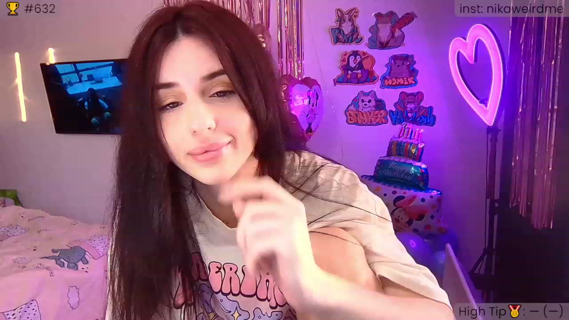 Gallery image thumbnail from WeirdMe_'s myfreecams stream on, 12/04/2022, 13:40 image 5 of 20