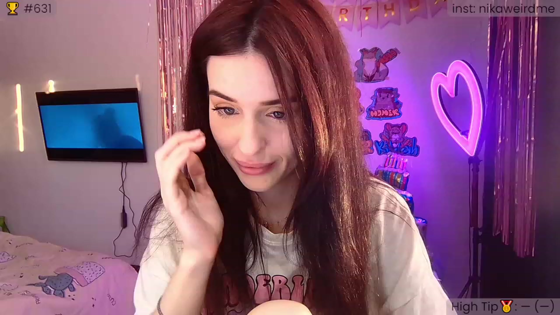 Gallery image thumbnail from WeirdMe_'s myfreecams stream on, 12/04/2022, 13:40 image 3 of 20