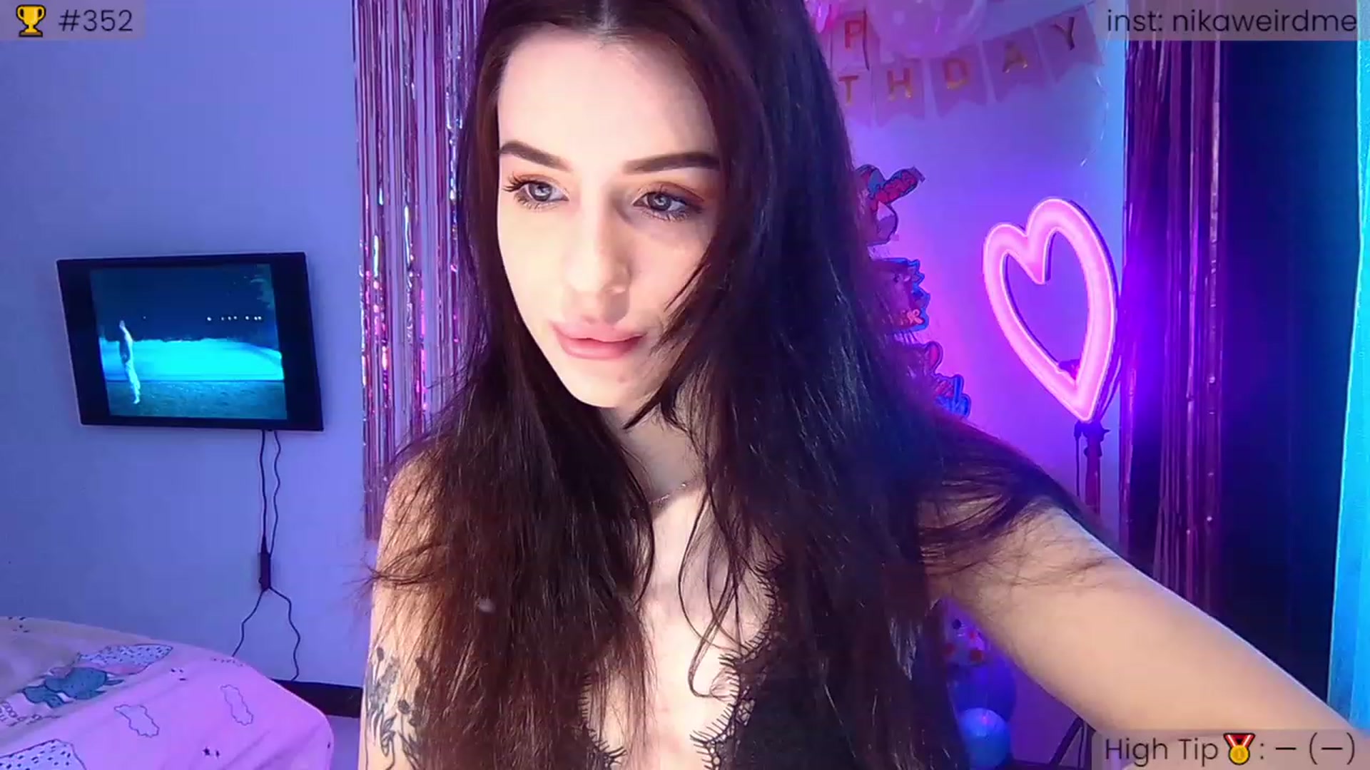 Gallery image thumbnail from WeirdMe_'s myfreecams stream on, 12/05/2022, 09:40 image 1 of 20