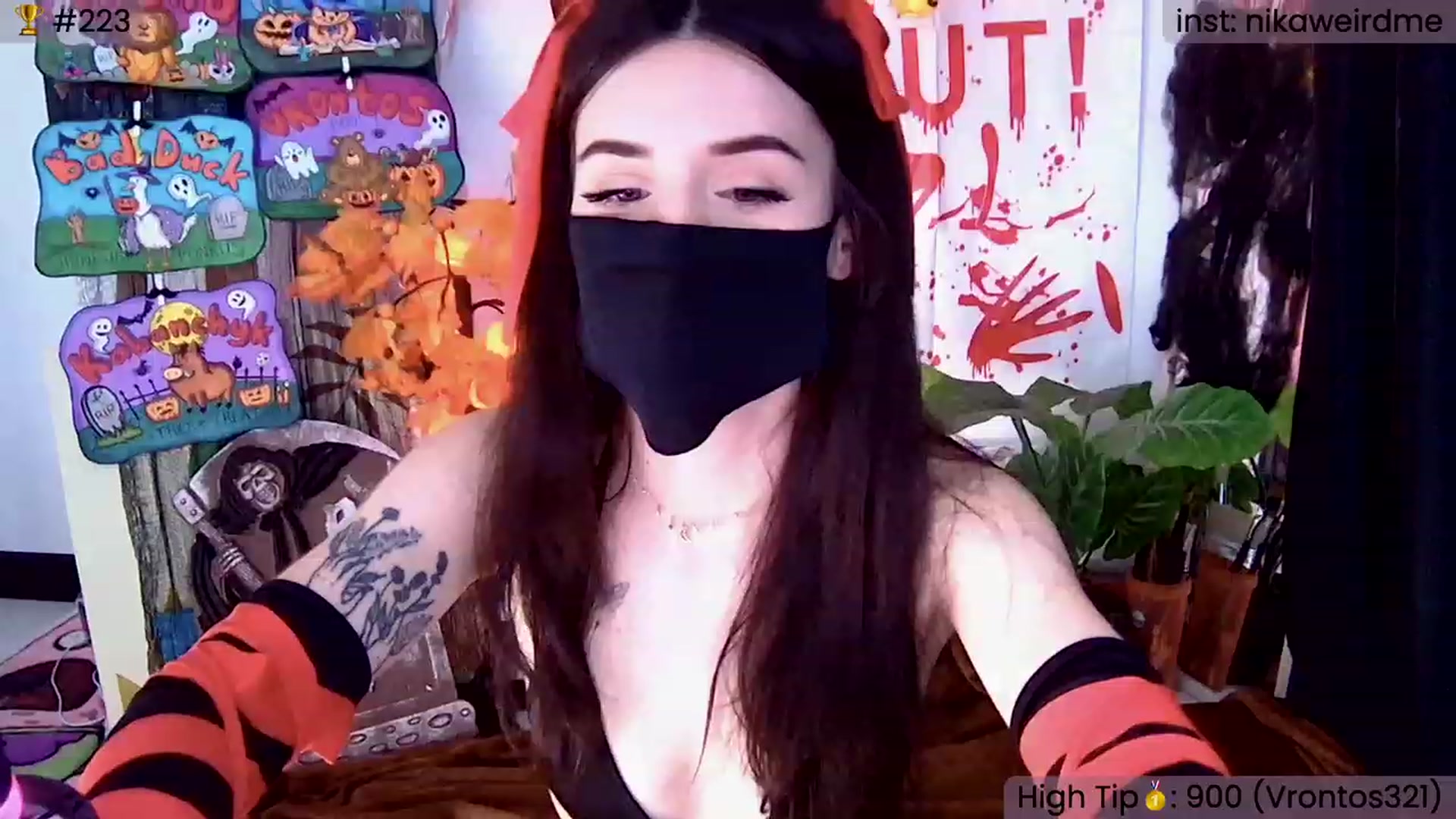 Gallery image thumbnail from WeirdNikusik's myfreecams stream on, 10/28/2023, 10:50 image 4 of 20