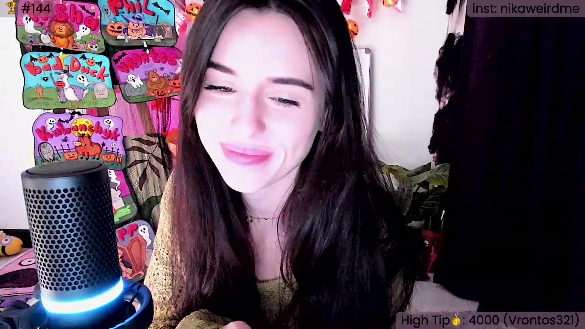 Gallery image thumbnail from WeirdNikusik's myfreecams stream on, 11/03/2023, 17:10 image 19 of 20