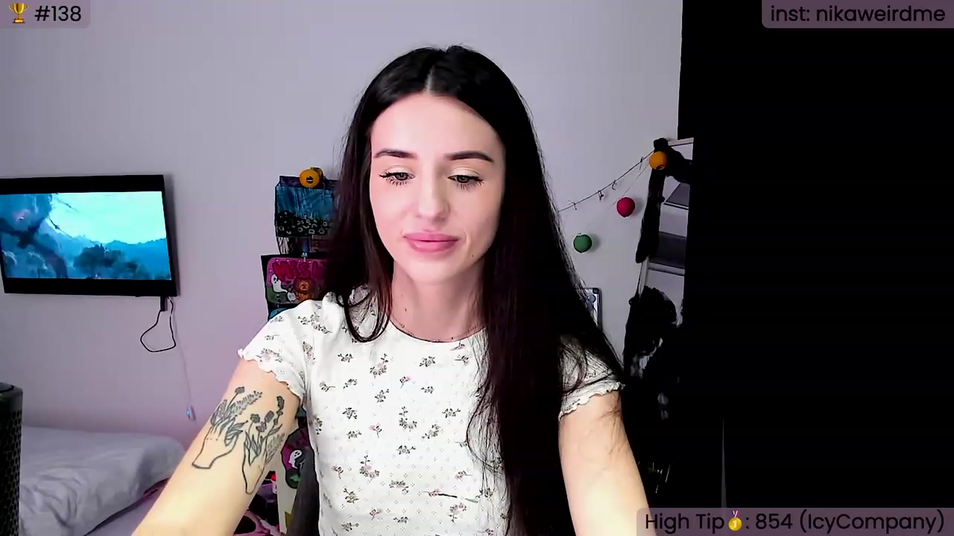 Gallery image thumbnail from WeirdNikusik's myfreecams stream on, 11/11/2023, 13:36 image 17 of 20