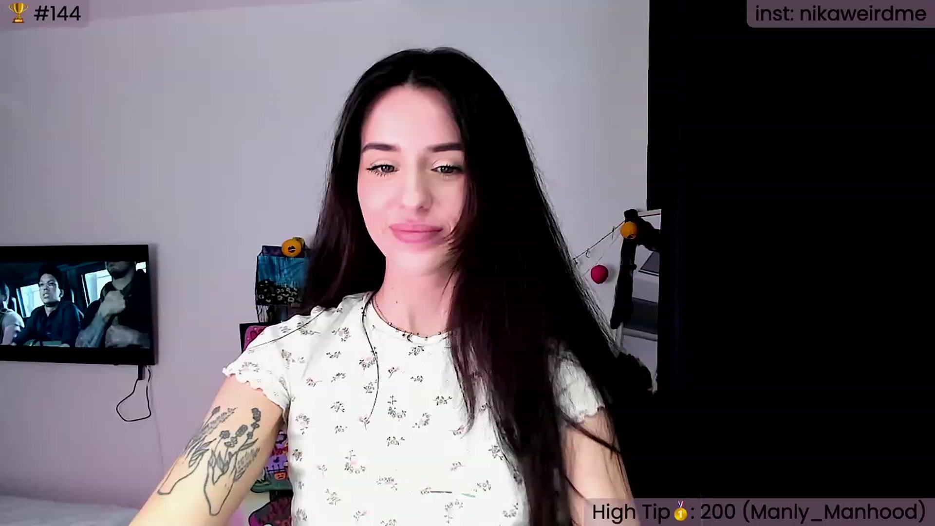 Gallery image thumbnail from WeirdNikusik's myfreecams stream on, 11/11/2023, 13:36 image 11 of 20