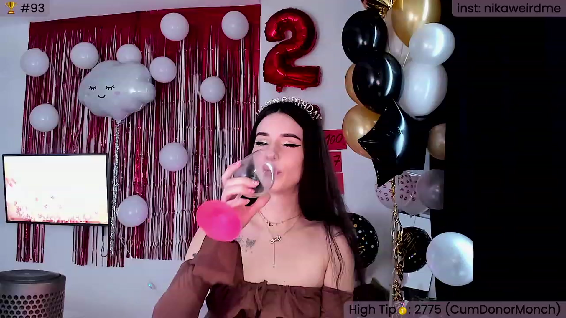 Gallery image thumbnail from WeirdNikusik's myfreecams stream on, 11/25/2023, 12:20 image 4 of 20