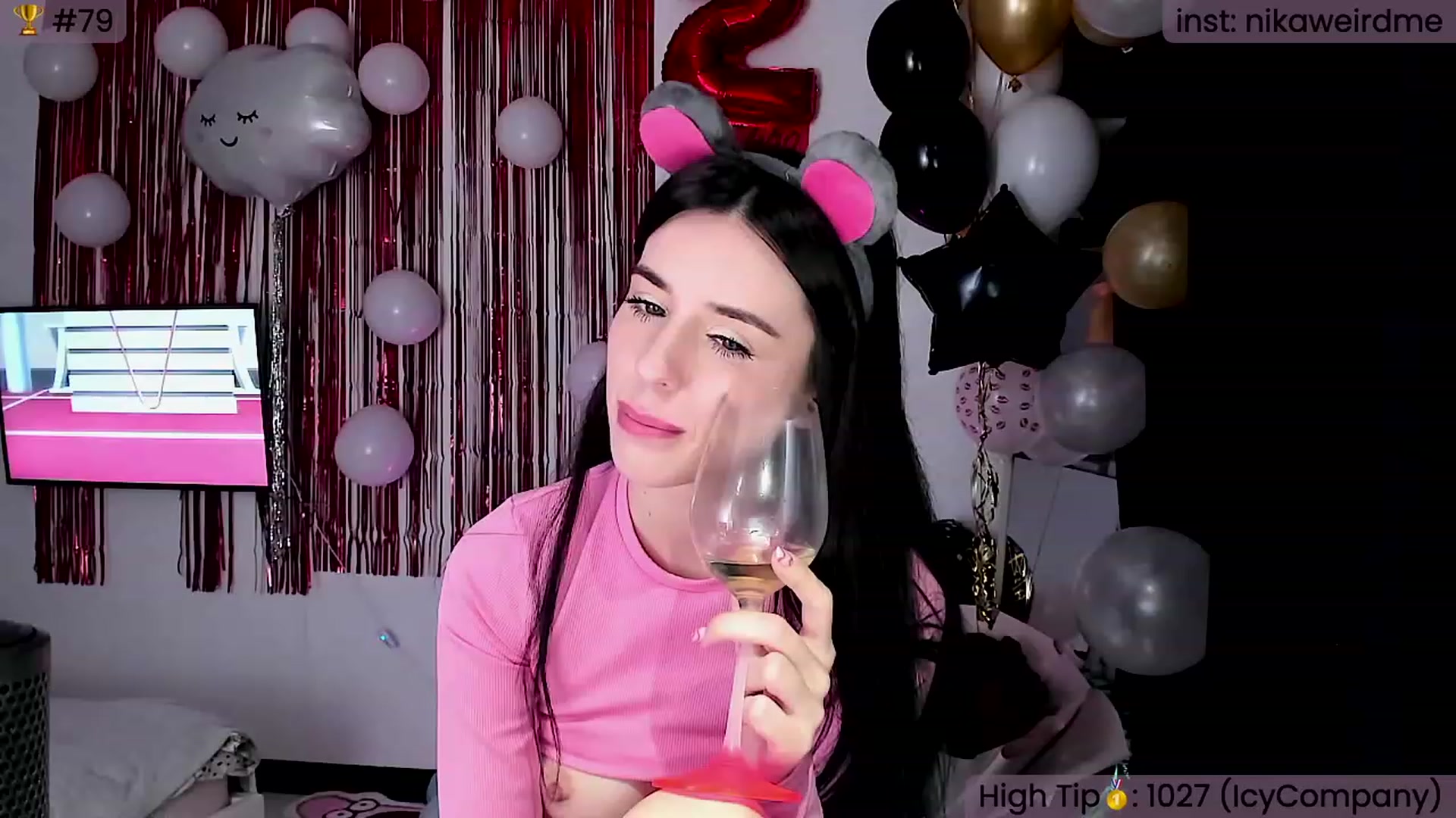 Gallery image thumbnail from WeirdNikusik's myfreecams stream on, 11/26/2023, 11:17 image 5 of 20