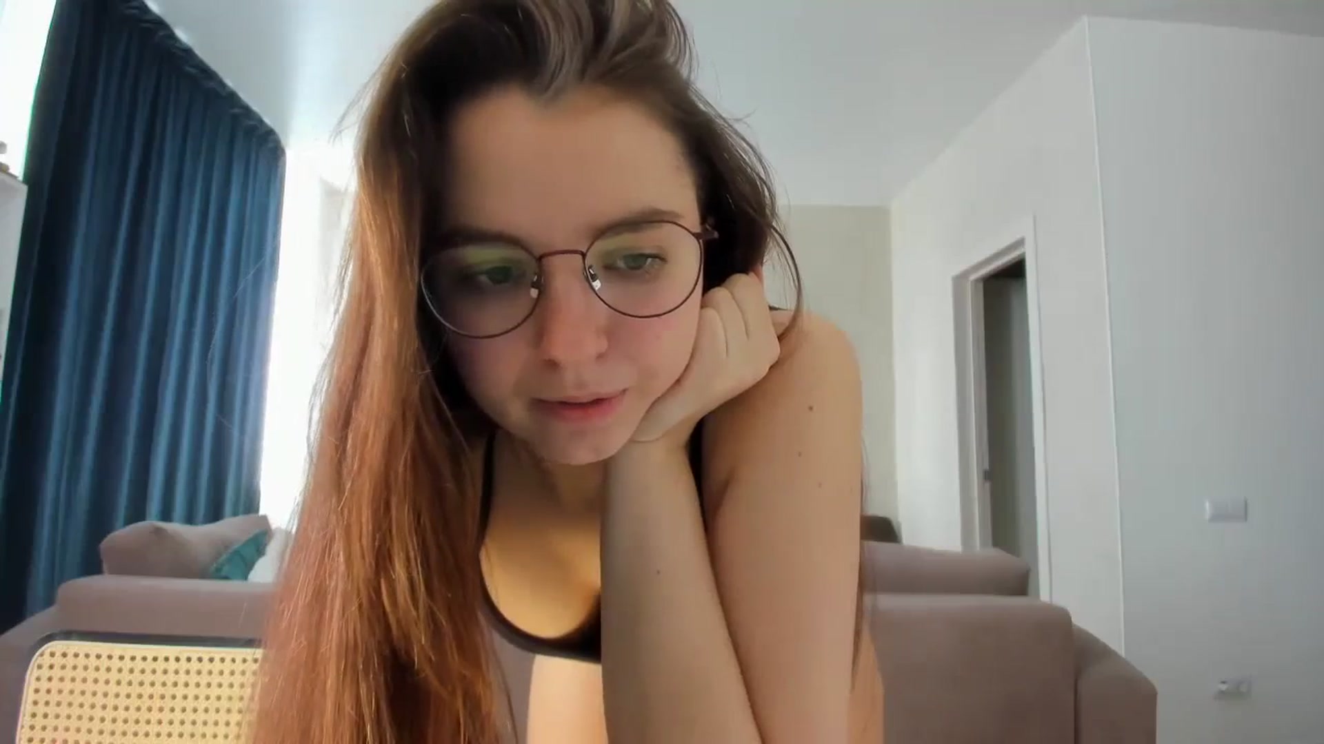 Gallery image thumbnail from Weird_bird's myfreecams stream on, 03/05/2024, 04:30 image 16 of 20