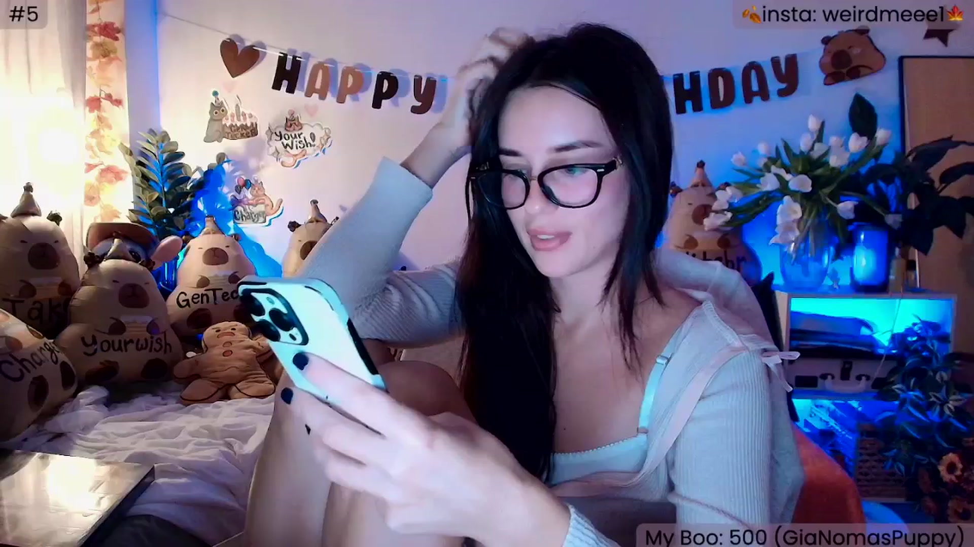 Gallery image thumbnail from WeirdsGoddess's myfreecams stream on, 11/10/2025, 21:40 image 7 of 20