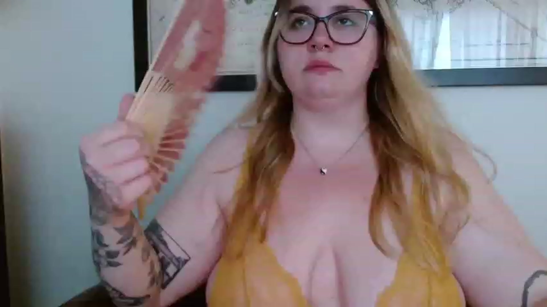 Gallery image thumbnail from Wendi_Darling's myfreecams stream on, 05/22/2023, 02:28 image 14 of 20