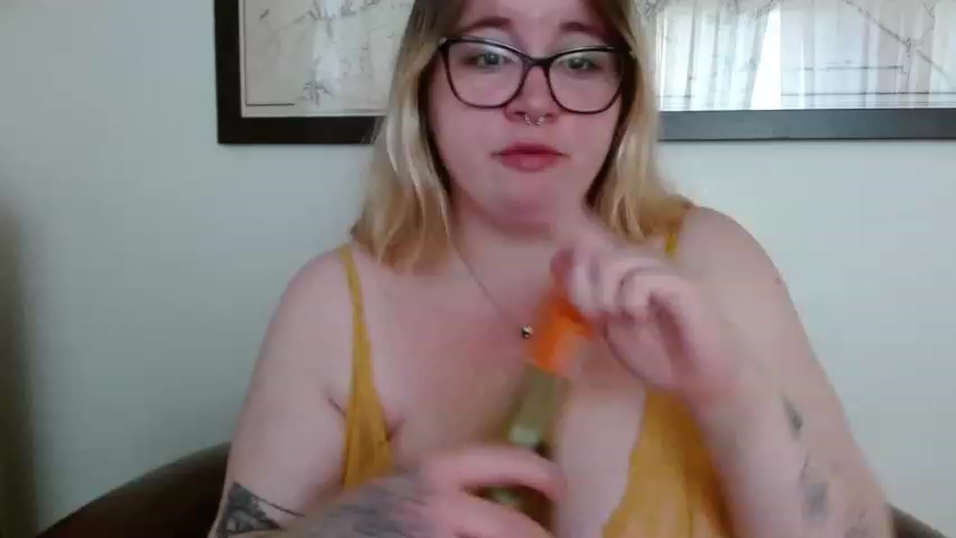 Gallery image thumbnail from Wendi_Darling's myfreecams stream on, 05/22/2023, 02:28 image 10 of 20