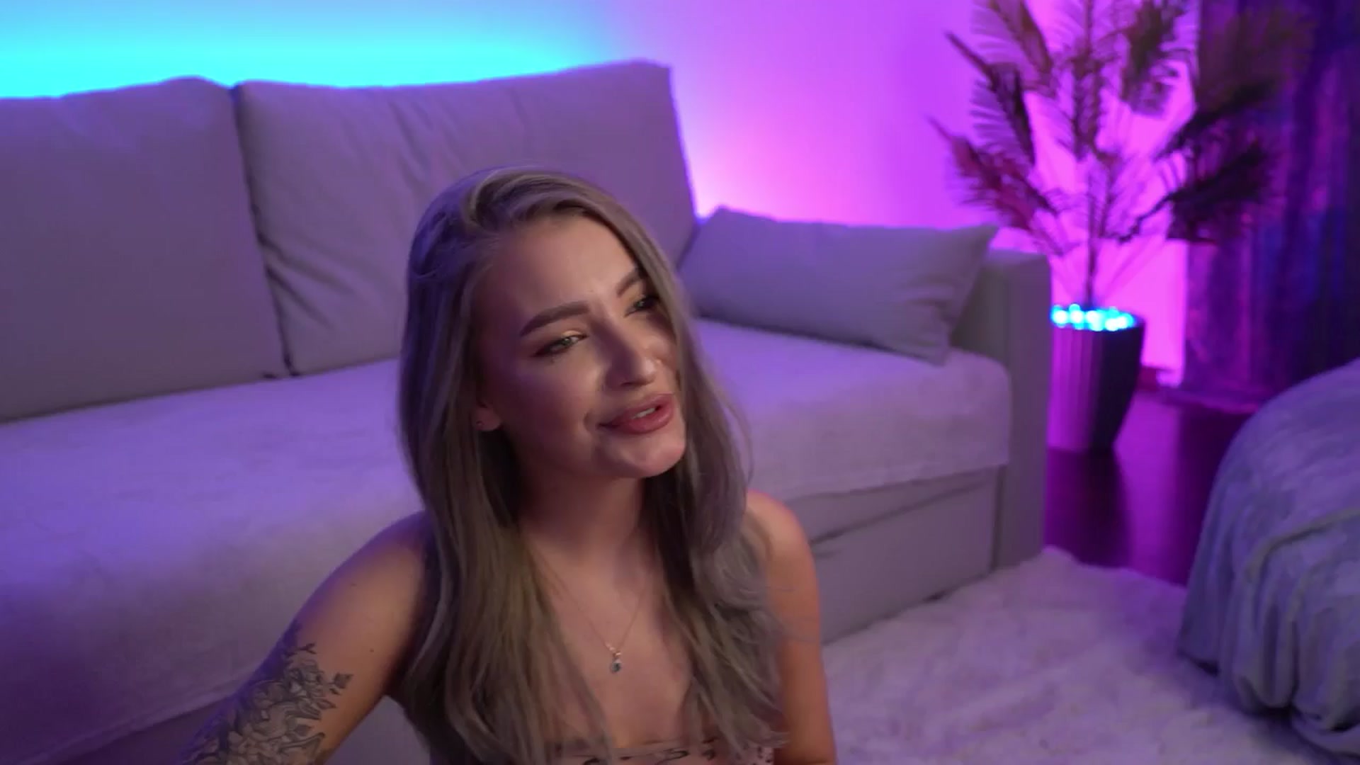 Gallery image thumbnail from WendyKara's myfreecams stream on, 02/23/2025, 16:13 image 18 of 20