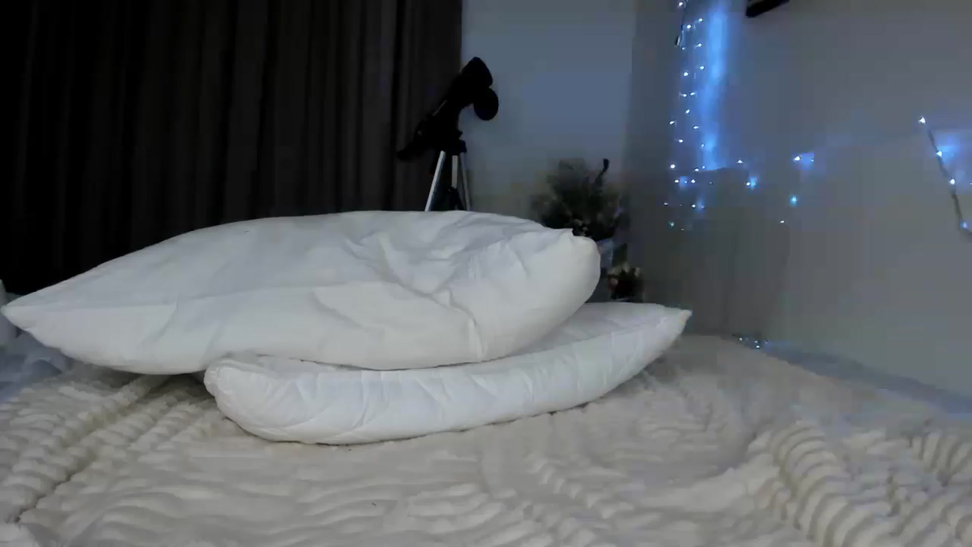 Gallery image thumbnail from Wendy_Mooree's myfreecams stream on, 12/12/2022, 09:10 image 18 of 20