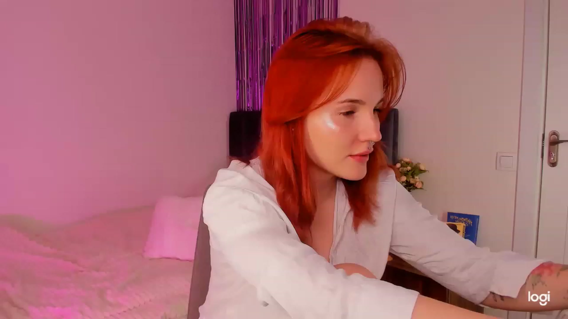 Gallery image thumbnail from Wendy_Mooree's myfreecams stream on, 04/17/2023, 24:18 image 6 of 20